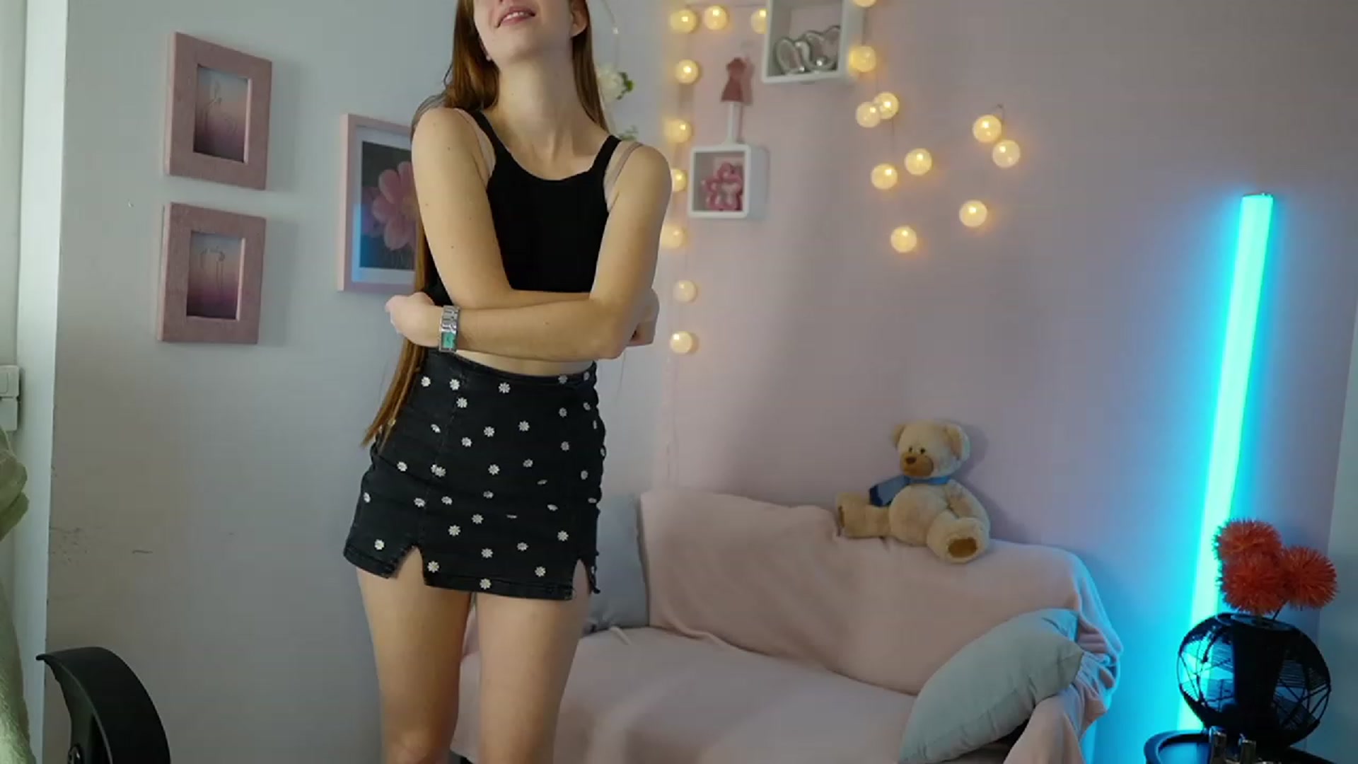 Gallery image thumbnail from Naomi_Woods18's myfreecams stream on, 11/23/2023, 10:09 image 7 of 20