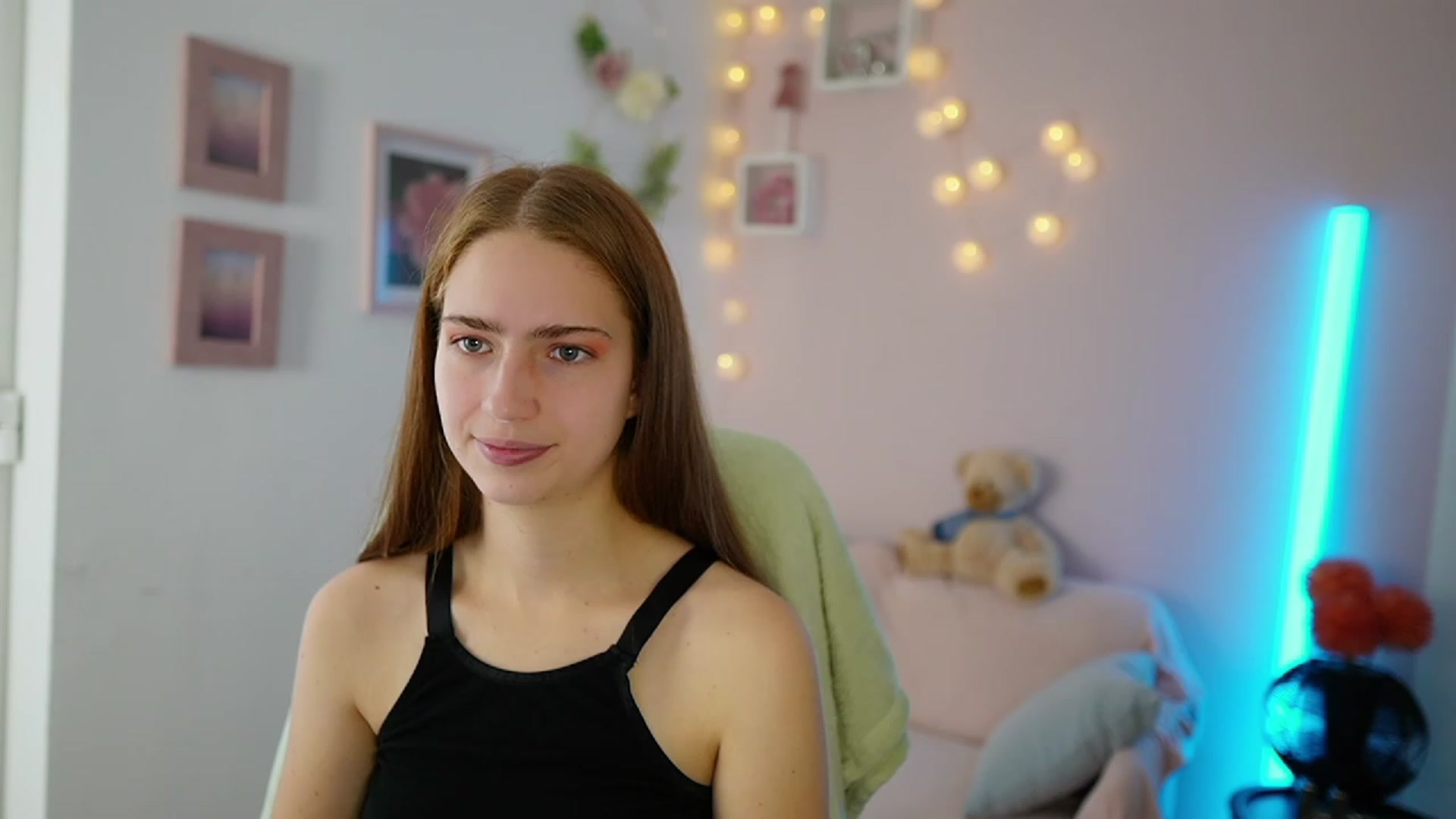 Gallery image thumbnail from Naomi_Woods18's myfreecams stream on, 11/23/2023, 10:09 image 20 of 20