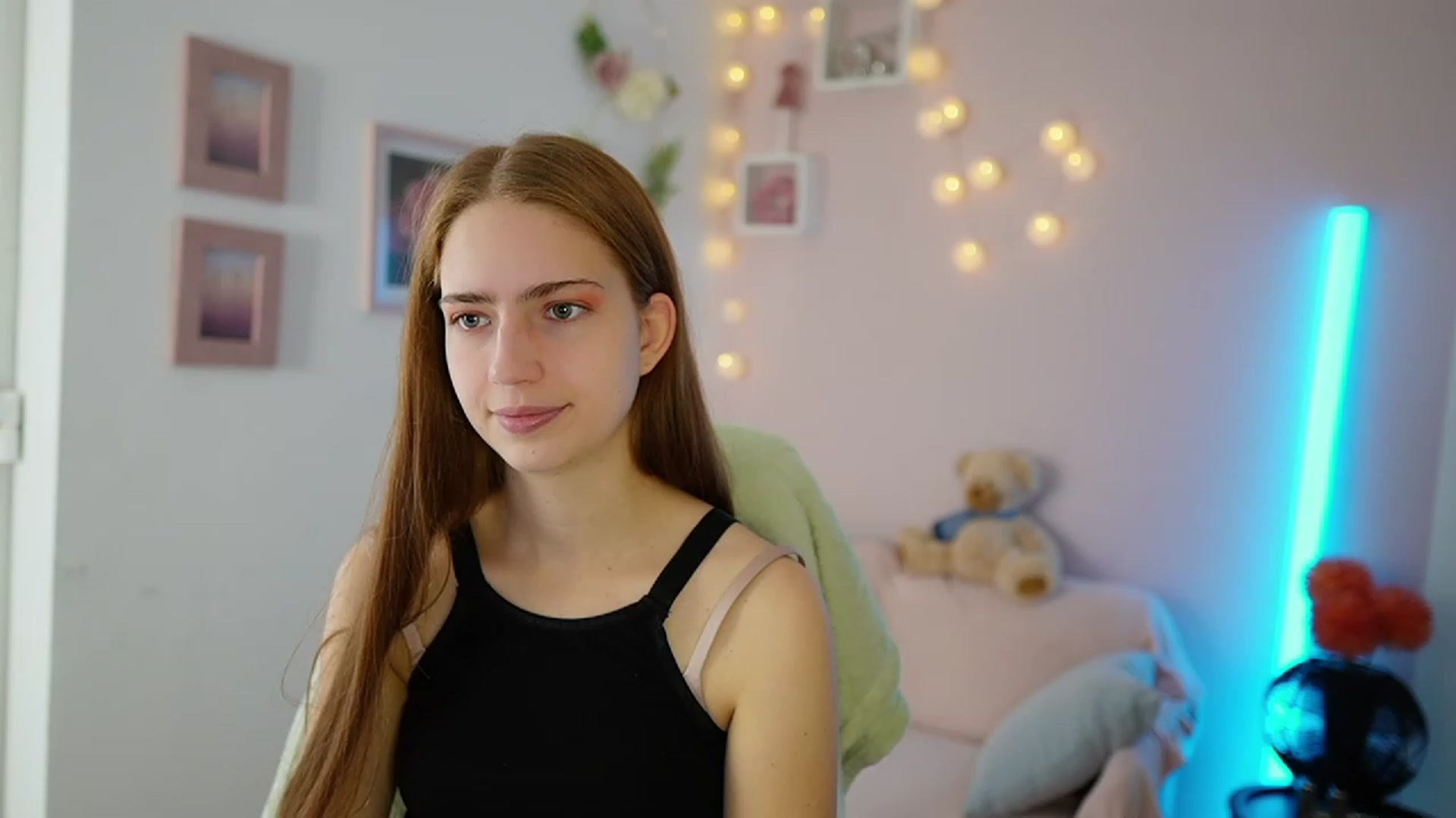 Gallery image thumbnail from Naomi_Woods18's myfreecams stream on, 11/23/2023, 10:09 image 2 of 20