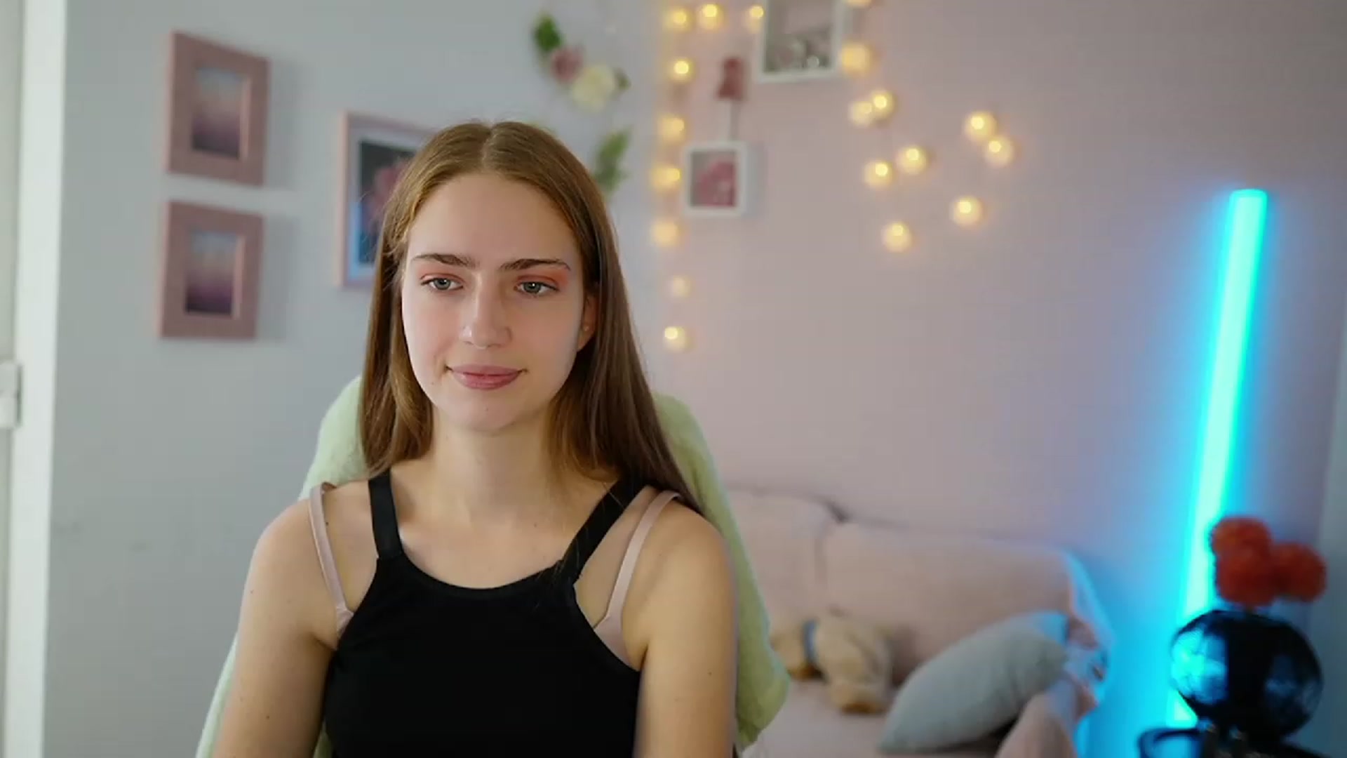 Gallery image thumbnail from Naomi_Woods18's myfreecams stream on, 11/23/2023, 13:36 image 10 of 20