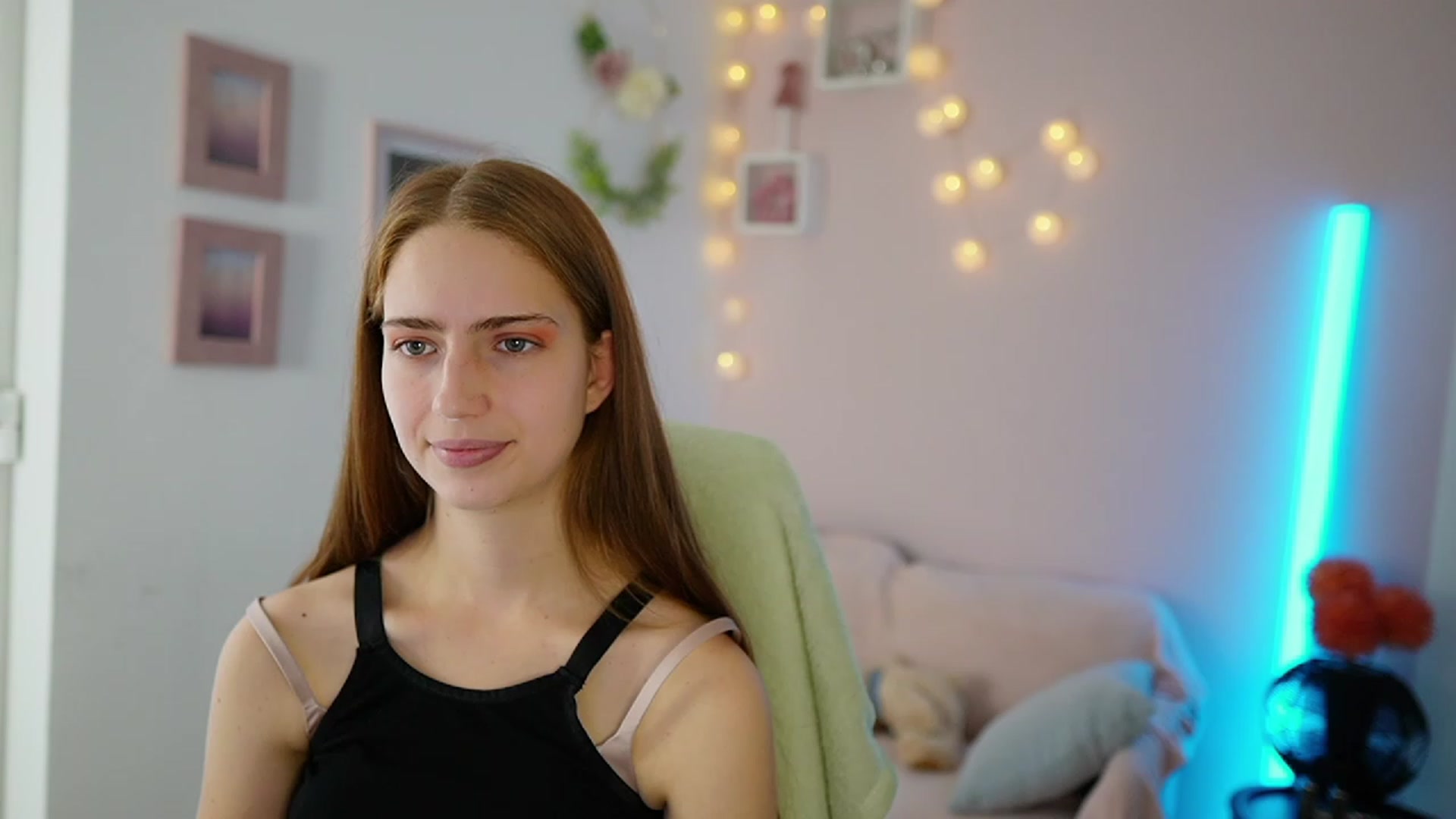 Gallery image thumbnail from Naomi_Woods18's myfreecams stream on, 11/23/2023, 13:36 image 19 of 20