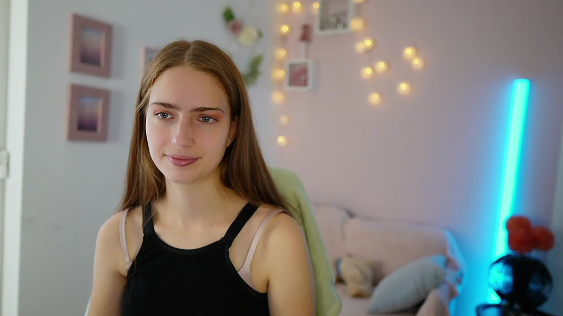 Gallery image thumbnail from Naomi_Woods18's myfreecams stream on, 11/23/2023, 13:36 image 1 of 20