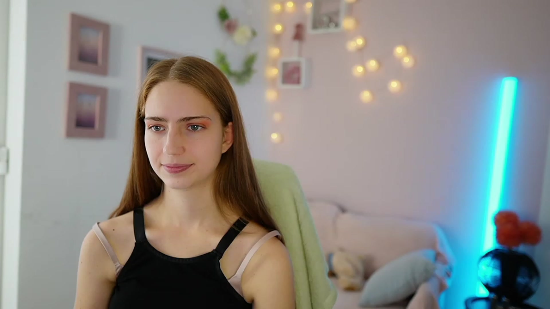 Gallery image thumbnail from Naomi_Woods18's myfreecams stream on, 11/23/2023, 13:36 image 18 of 20