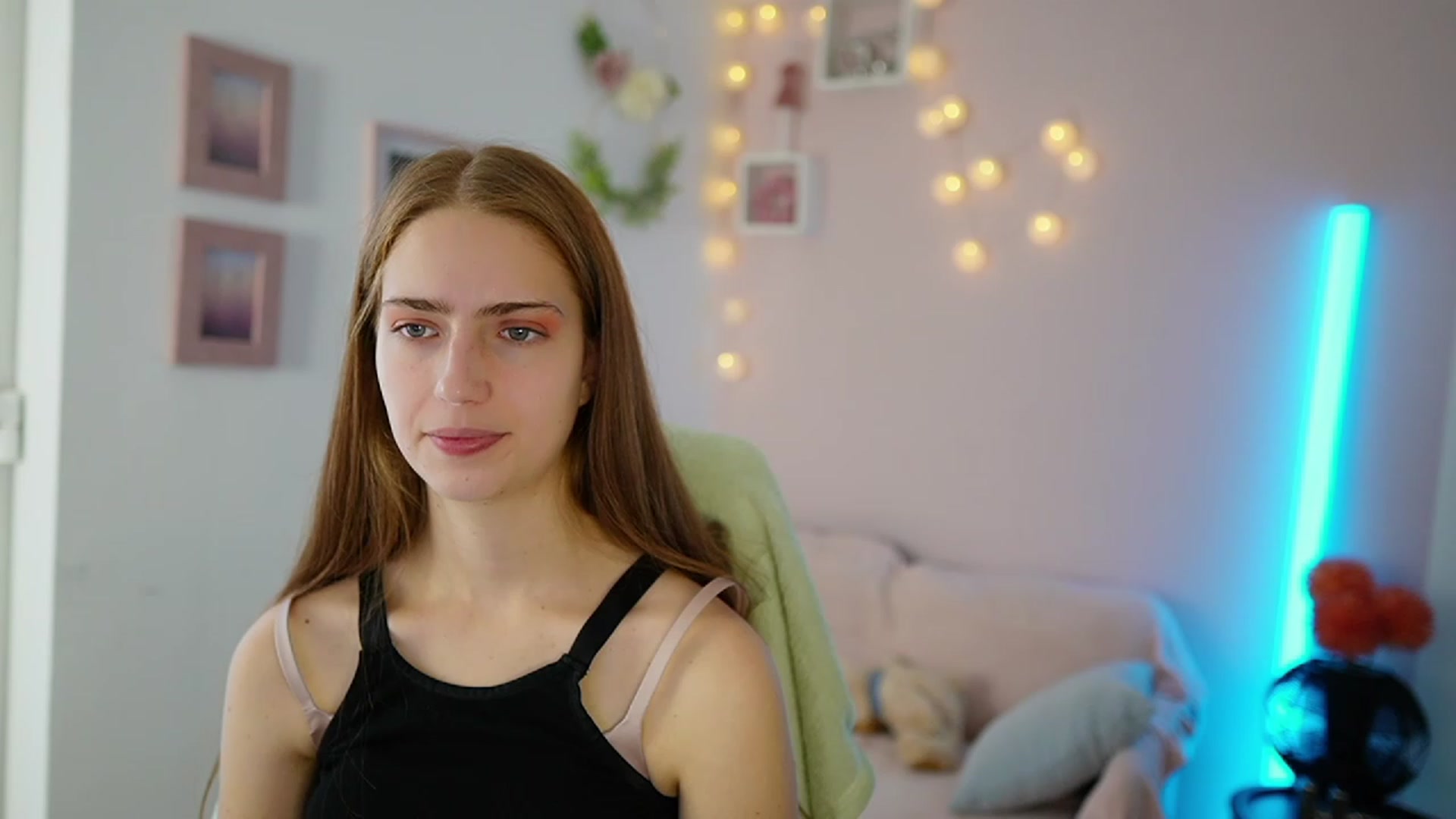 Gallery image thumbnail from Naomi_Woods18's myfreecams stream on, 11/23/2023, 13:36 image 4 of 20