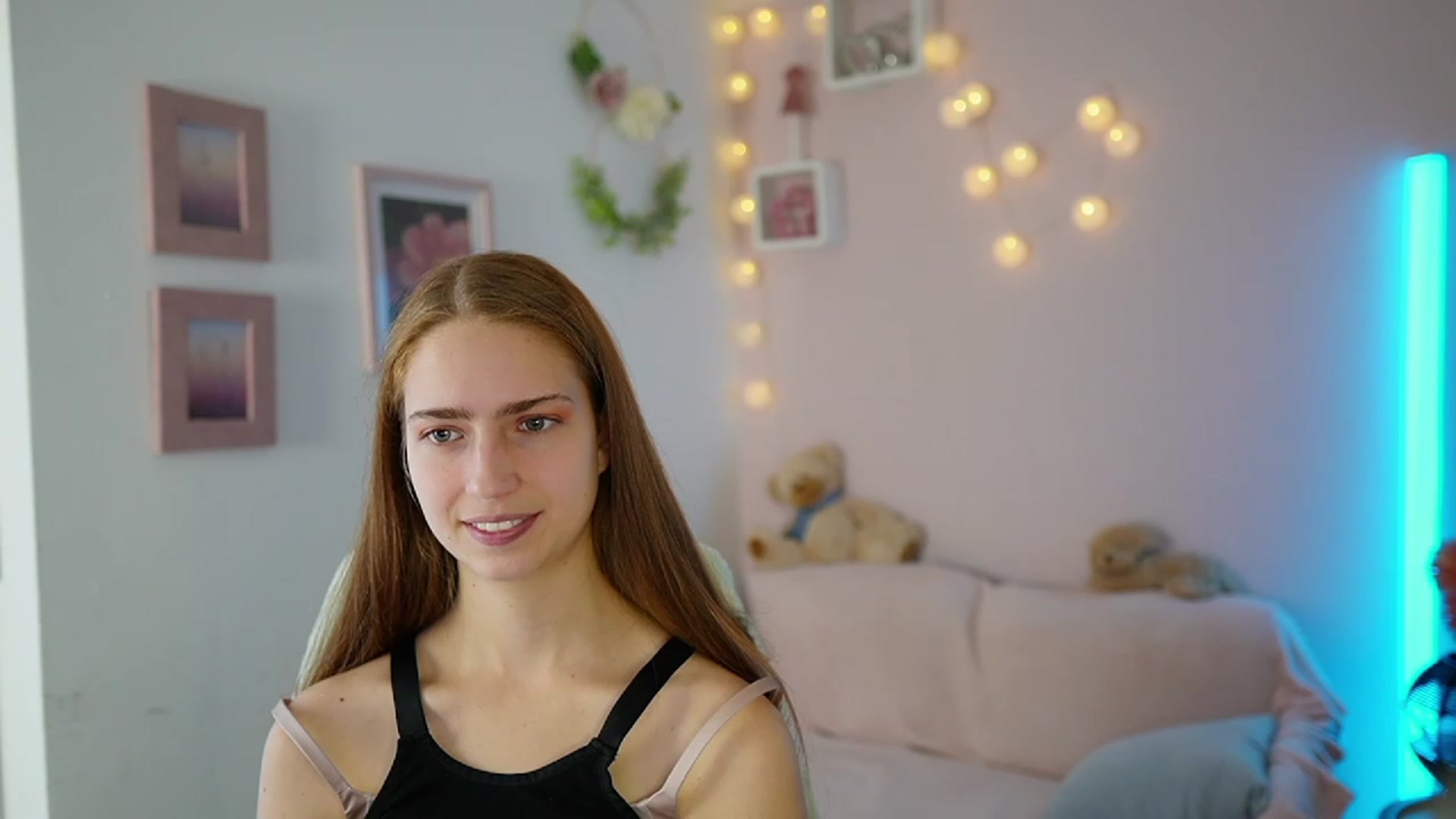 Gallery image thumbnail from Naomi_Woods18's myfreecams stream on, 11/26/2023, 11:19 image 16 of 20