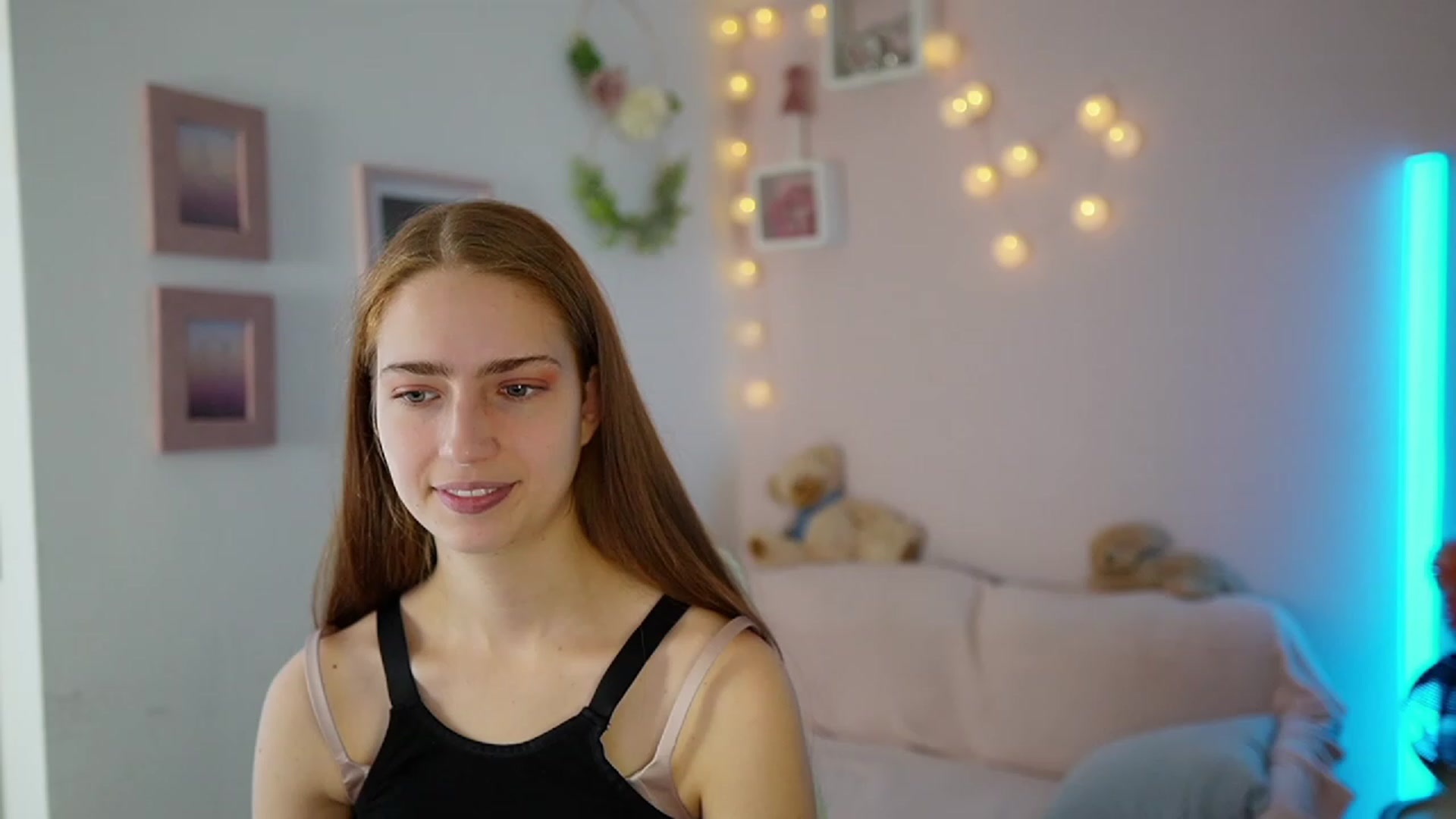 Gallery image thumbnail from Naomi_Woods18's myfreecams stream on, 11/26/2023, 11:19 image 6 of 20