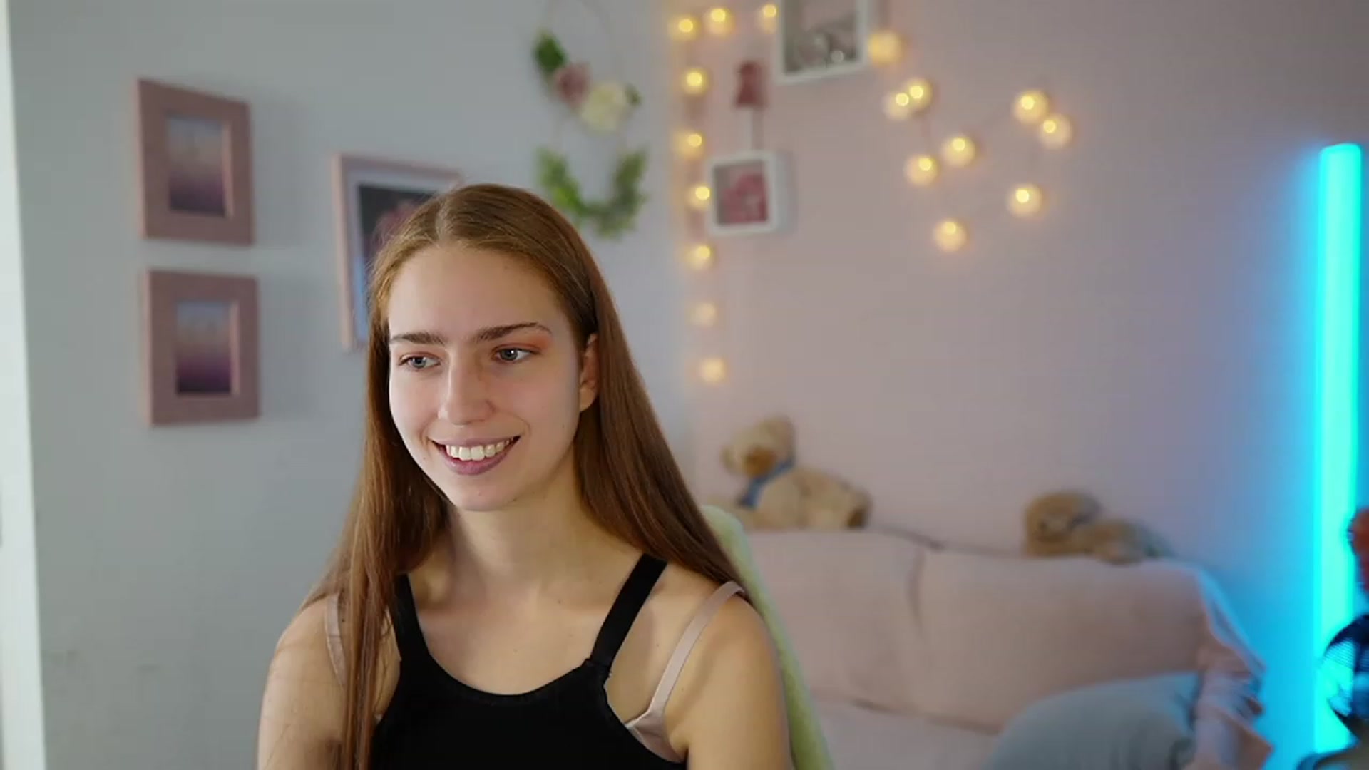 Gallery image thumbnail from Naomi_Woods18's myfreecams stream on, 11/26/2023, 11:19 image 2 of 20