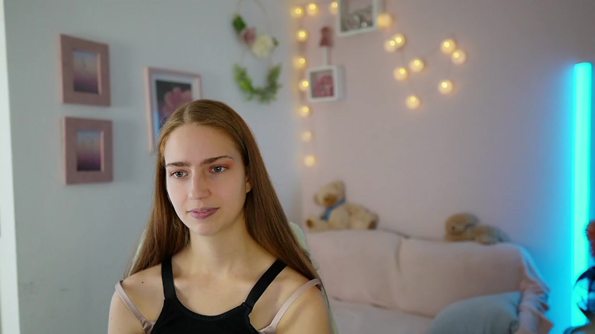 Gallery image thumbnail from Naomi_Woods18's myfreecams stream on, 11/26/2023, 11:19 image 12 of 20
