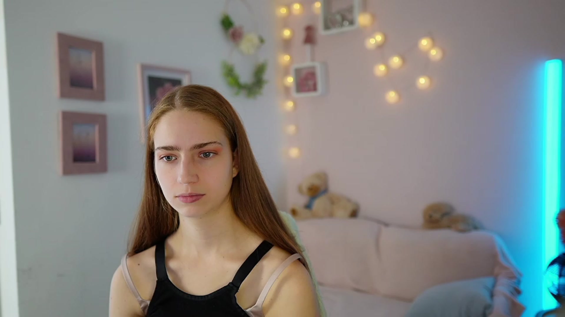 Gallery image thumbnail from Naomi_Woods18's myfreecams stream on, 11/26/2023, 11:19 image 9 of 20