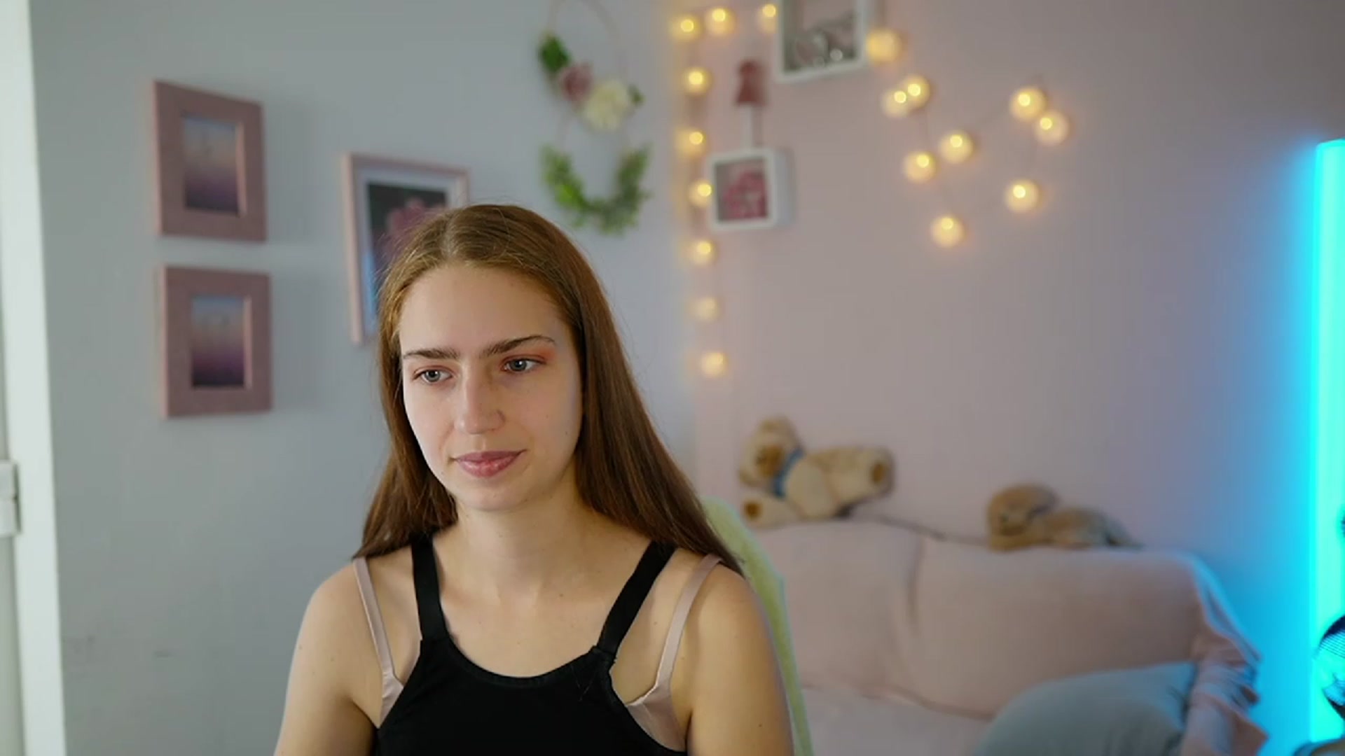 Gallery image thumbnail from Naomi_Woods18's myfreecams stream on, 11/26/2023, 14:03 image 18 of 20
