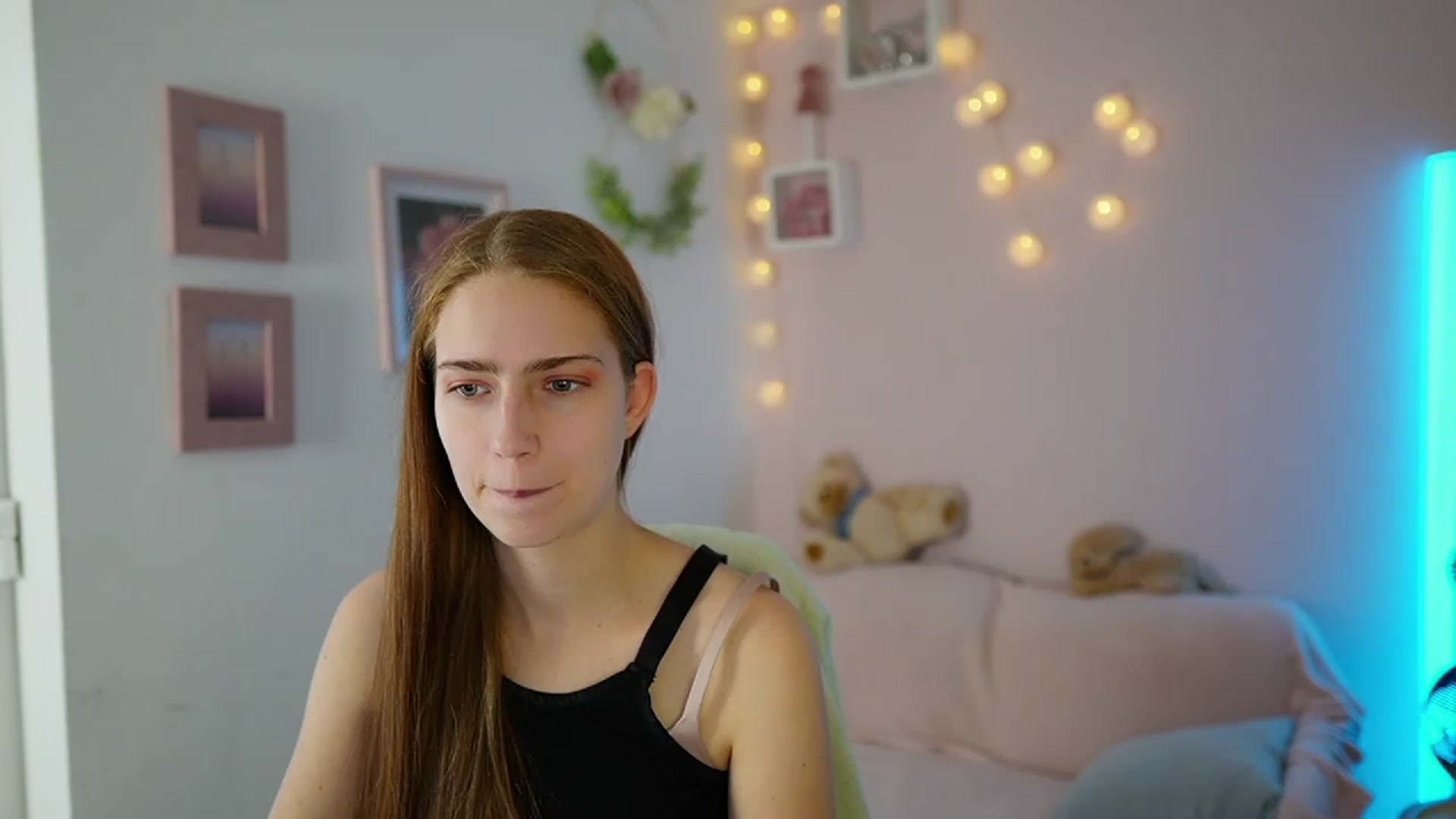 Gallery image thumbnail from Naomi_Woods18's myfreecams stream on, 11/26/2023, 14:03 image 4 of 20