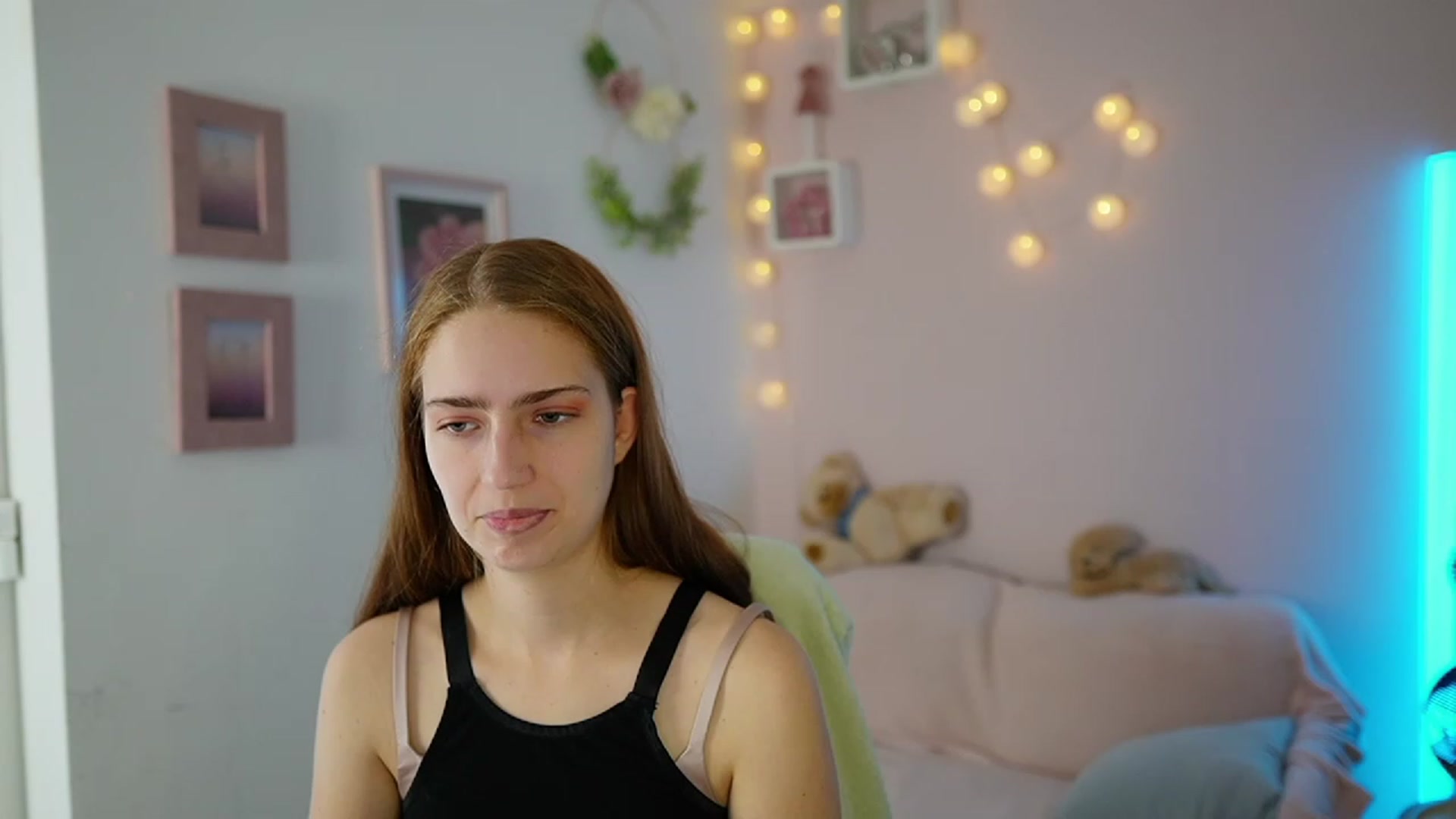 Gallery image thumbnail from Naomi_Woods18's myfreecams stream on, 11/26/2023, 14:03 image 3 of 20