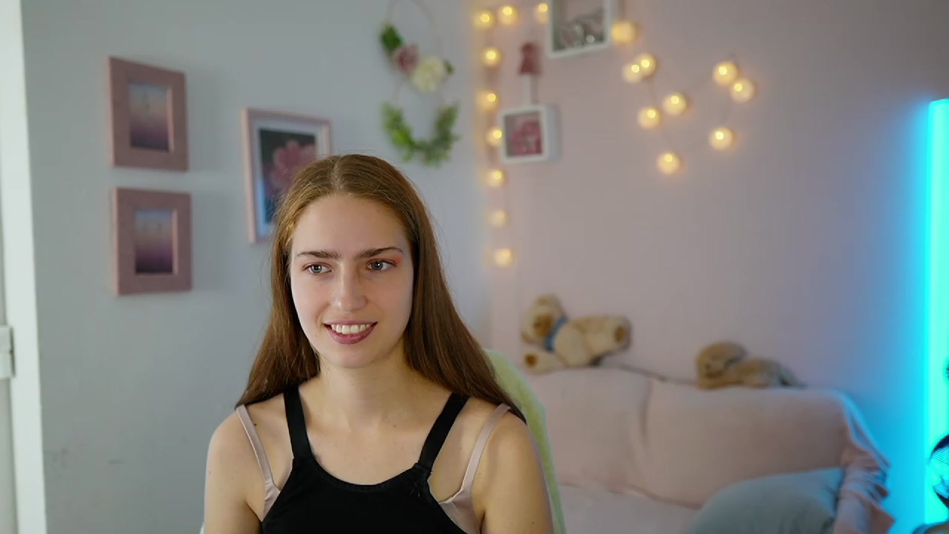 Gallery image thumbnail from Naomi_Woods18's myfreecams stream on, 11/26/2023, 14:03 image 19 of 20