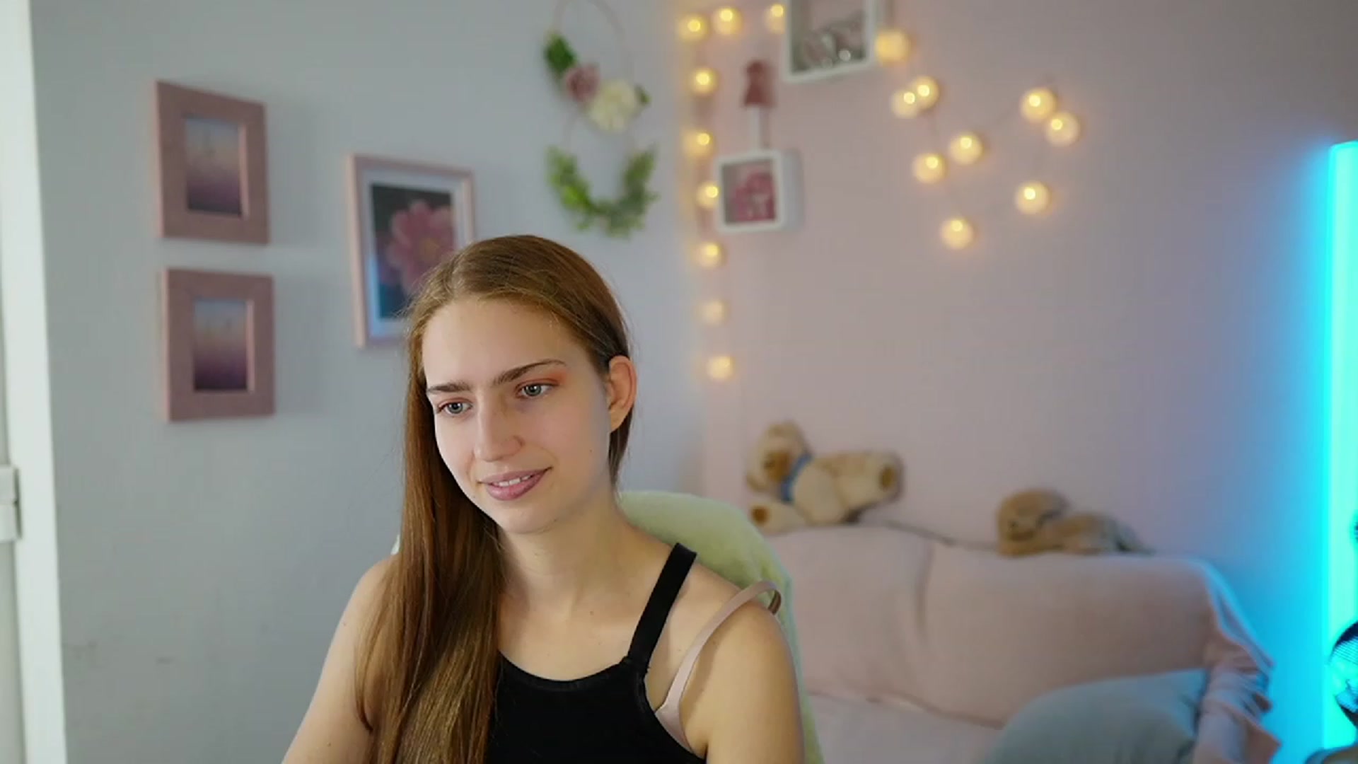 Gallery image thumbnail from Naomi_Woods18's myfreecams stream on, 11/26/2023, 14:03 image 10 of 20