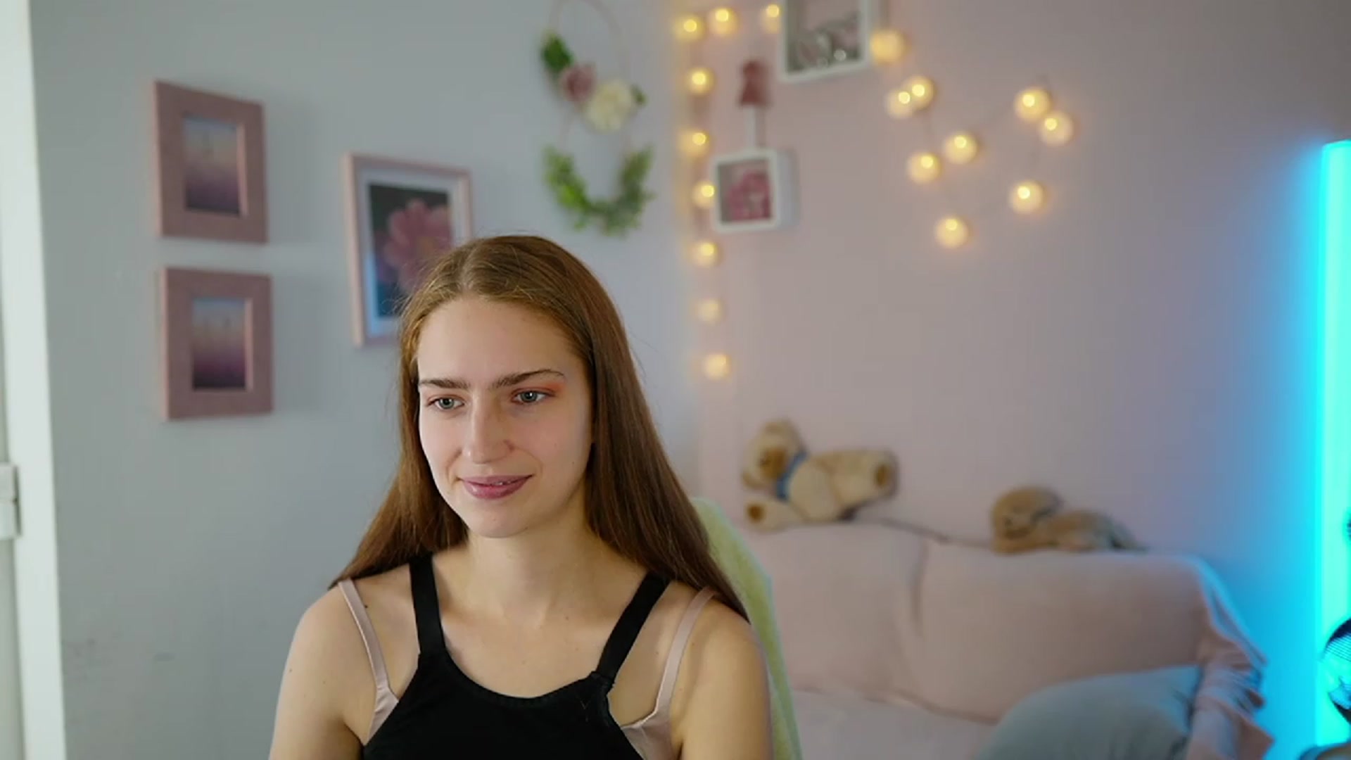 Gallery image thumbnail from Naomi_Woods18's myfreecams stream on, 11/26/2023, 14:03 image 20 of 20