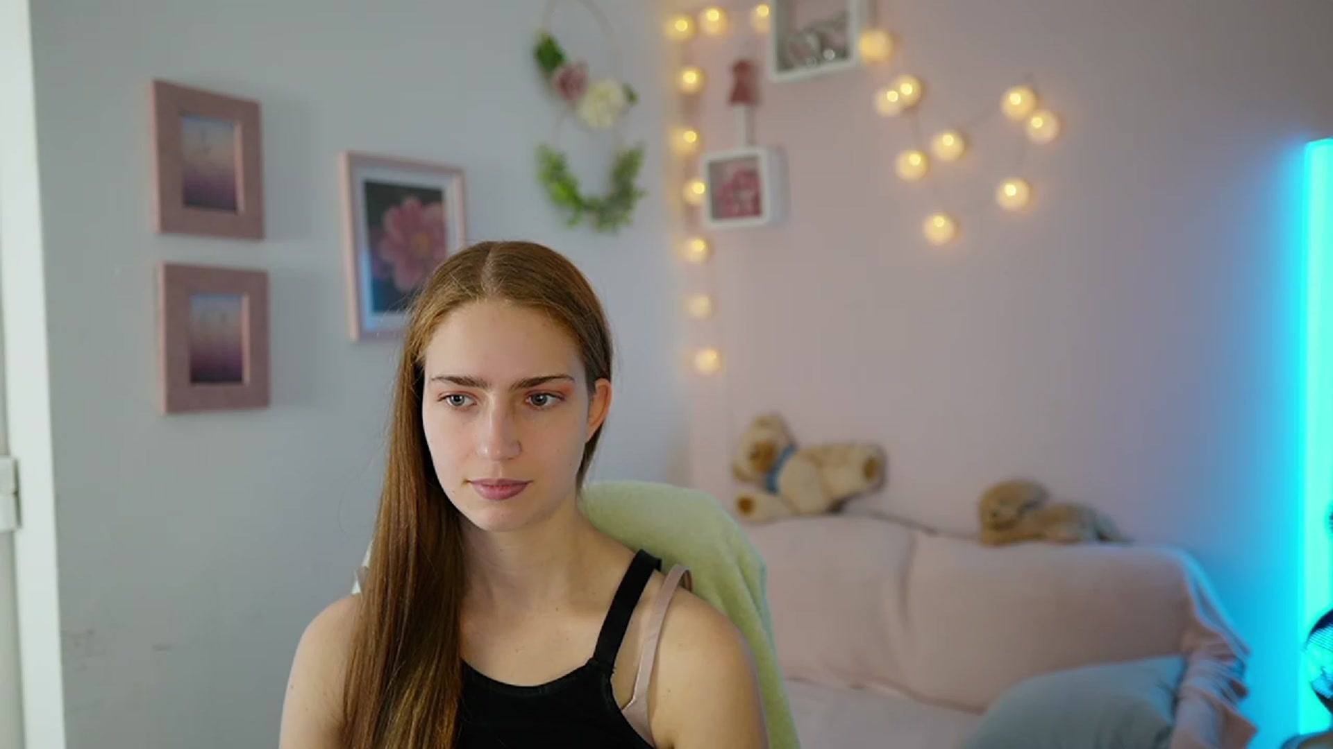 Gallery image thumbnail from Naomi_Woods18's myfreecams stream on, 11/26/2023, 14:03 image 13 of 20