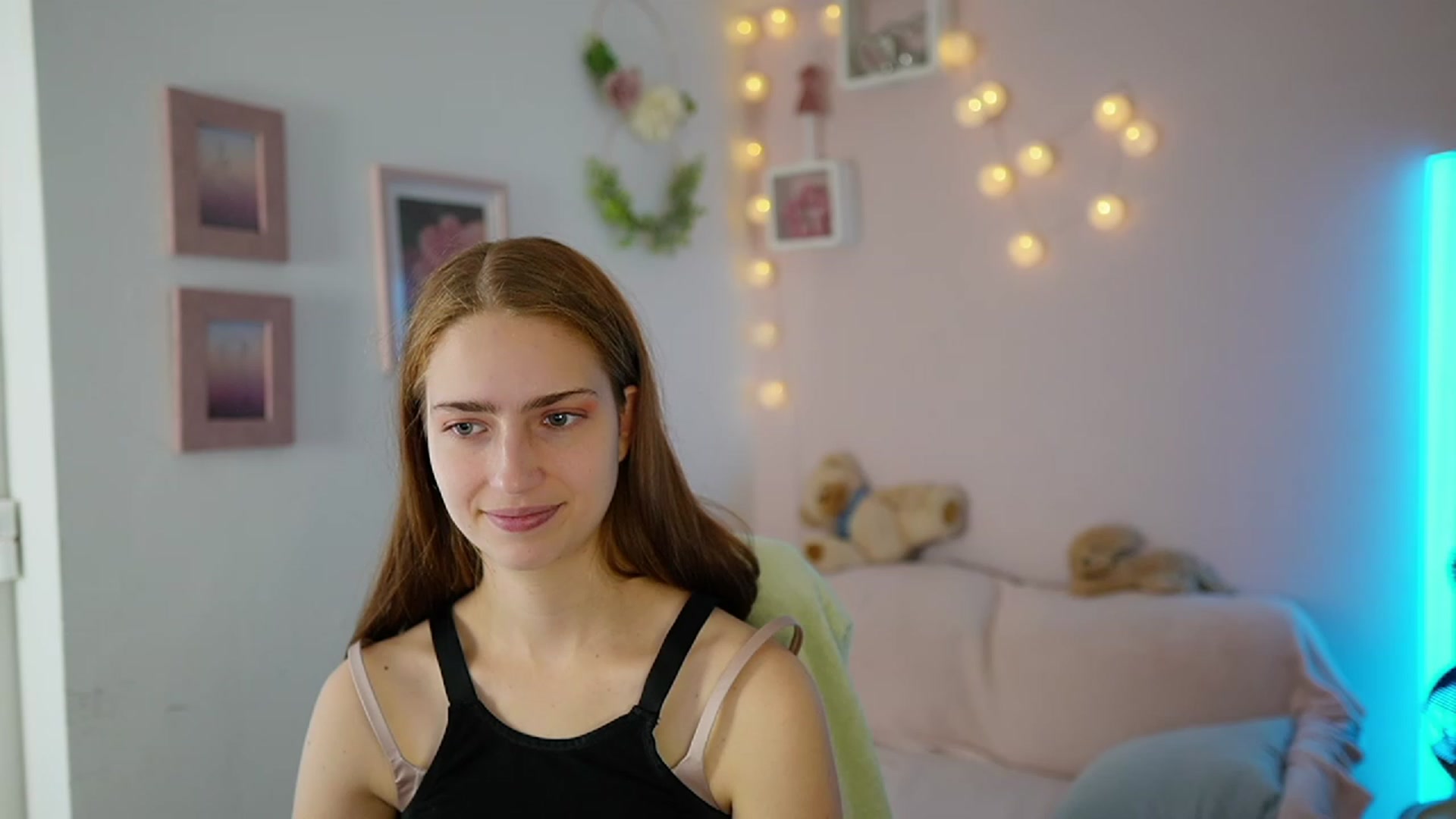 Gallery image thumbnail from Naomi_Woods18's myfreecams stream on, 11/26/2023, 14:03 image 2 of 20