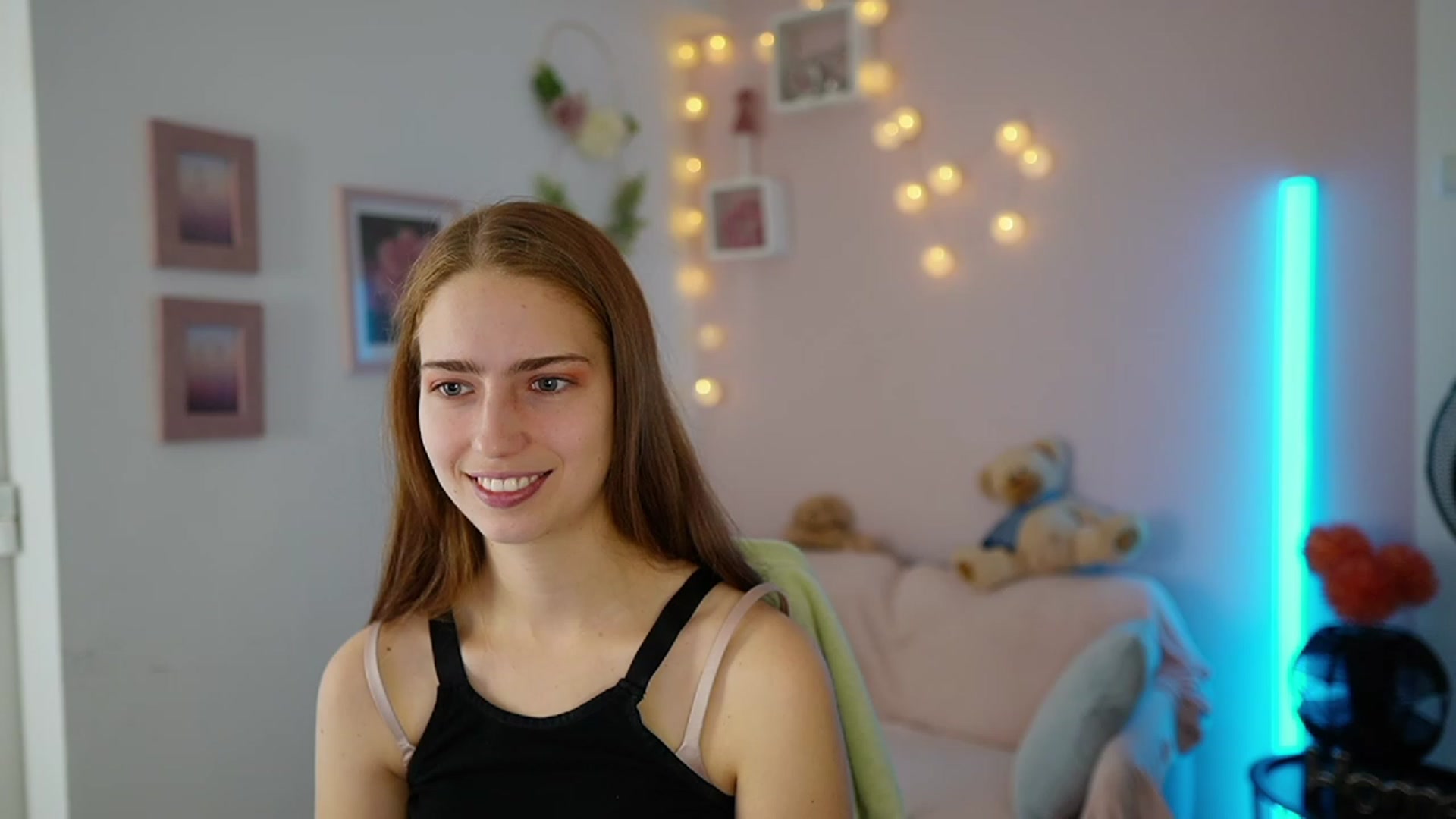 Gallery image thumbnail from Naomi_Woods18's myfreecams stream on, 11/27/2023, 09:56 image 4 of 20