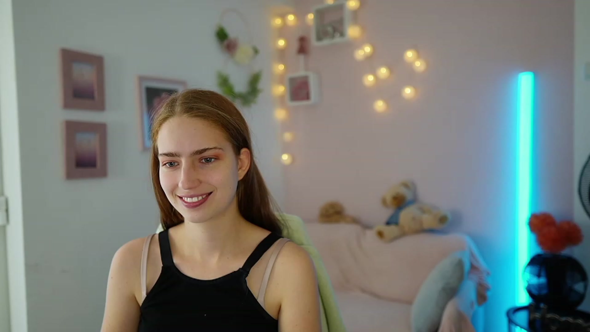 Gallery image thumbnail from Naomi_Woods18's myfreecams stream on, 11/27/2023, 11:13 image 20 of 20