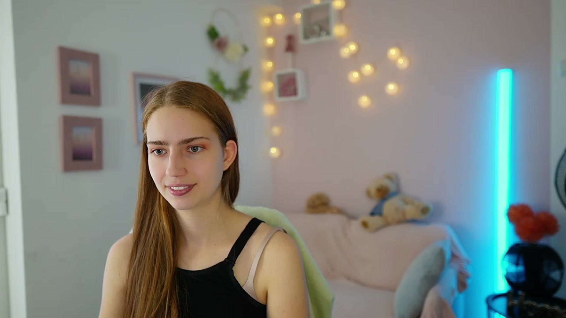 Gallery image thumbnail from Naomi_Woods18's myfreecams stream on, 11/27/2023, 12:41 image 4 of 20