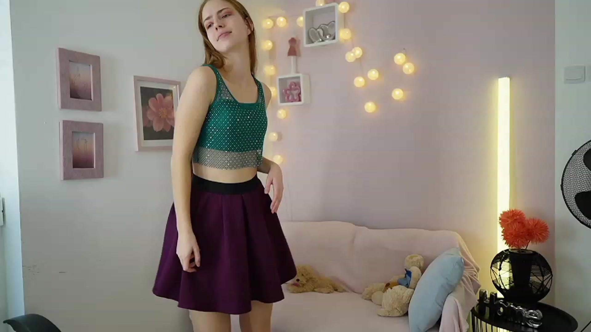 Gallery image thumbnail from Naomi_Woods18's myfreecams stream on, 11/29/2023, 13:28 image 11 of 20