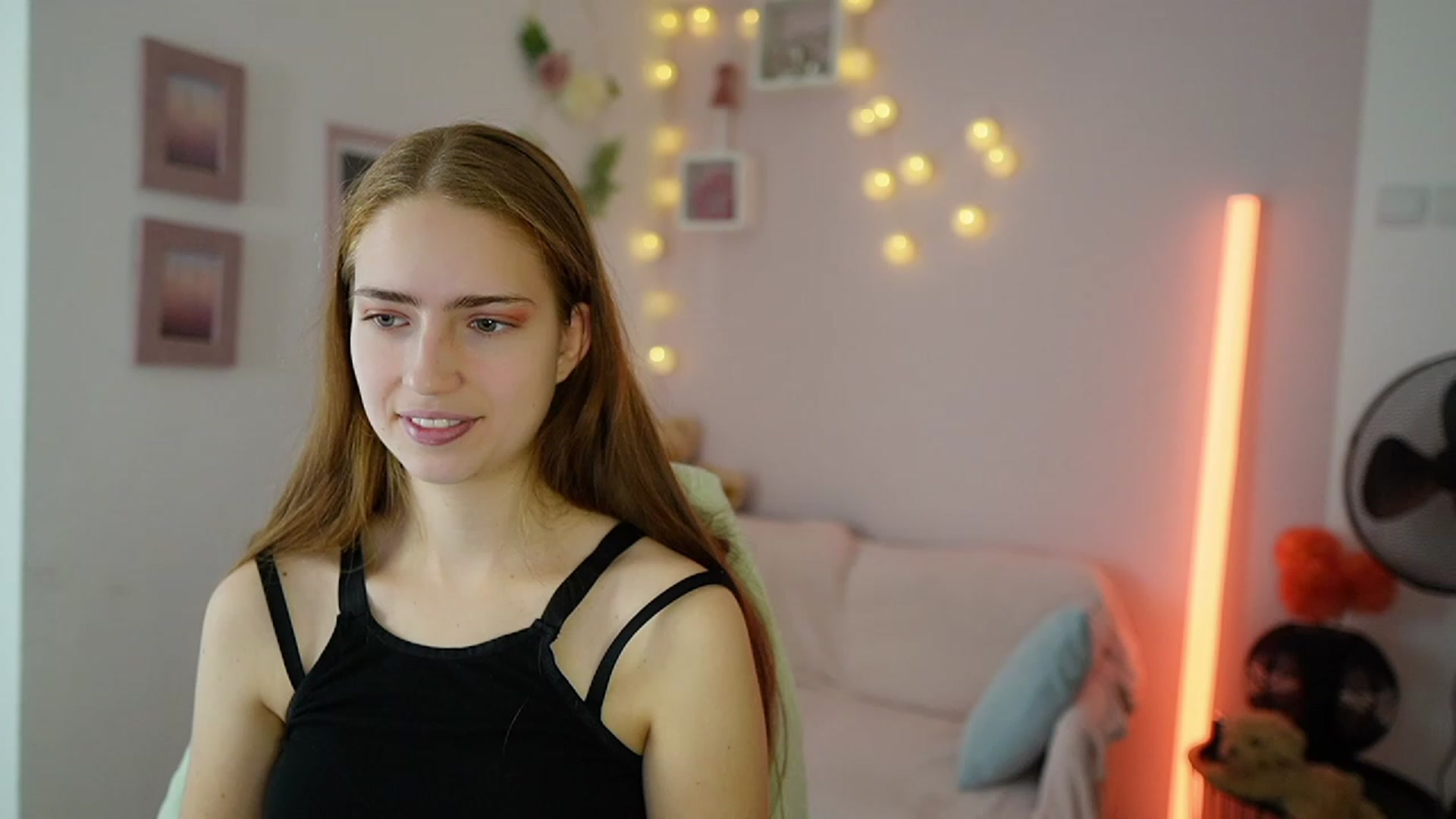 Gallery image thumbnail from Naomi_Woods18's myfreecams stream on, 12/01/2023, 10:29 image 15 of 20
