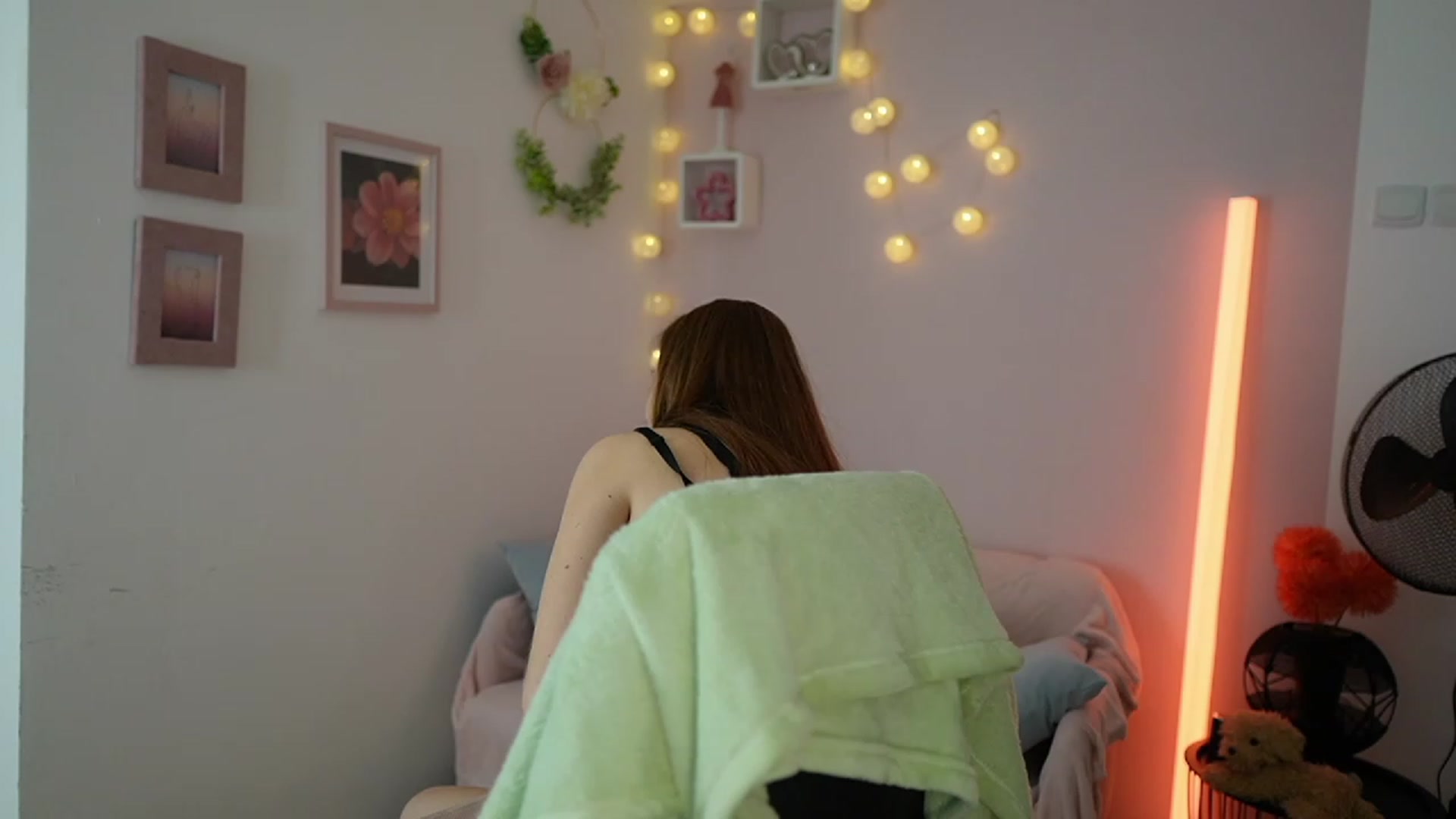 Gallery image thumbnail from Naomi_Woods18's myfreecams stream on, 12/01/2023, 12:28 image 3 of 20