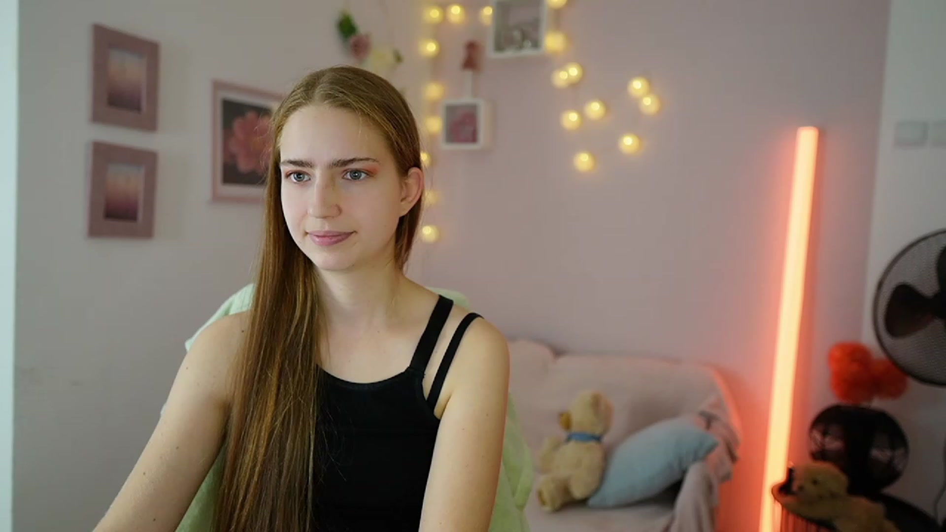 Gallery image thumbnail from Naomi_Woods18's myfreecams stream on, 12/01/2023, 12:58 image 20 of 20