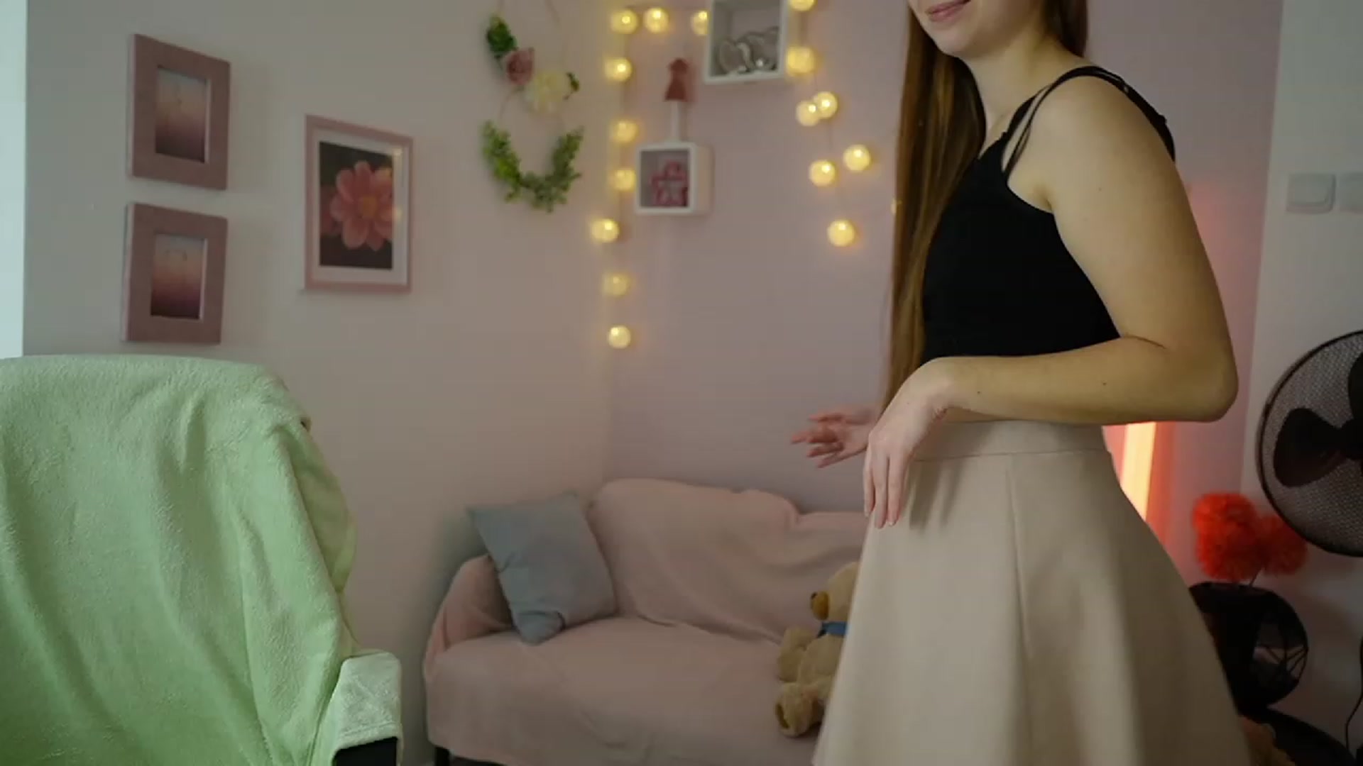 Gallery image thumbnail from Naomi_Woods18's myfreecams stream on, 12/01/2023, 12:58 image 16 of 20