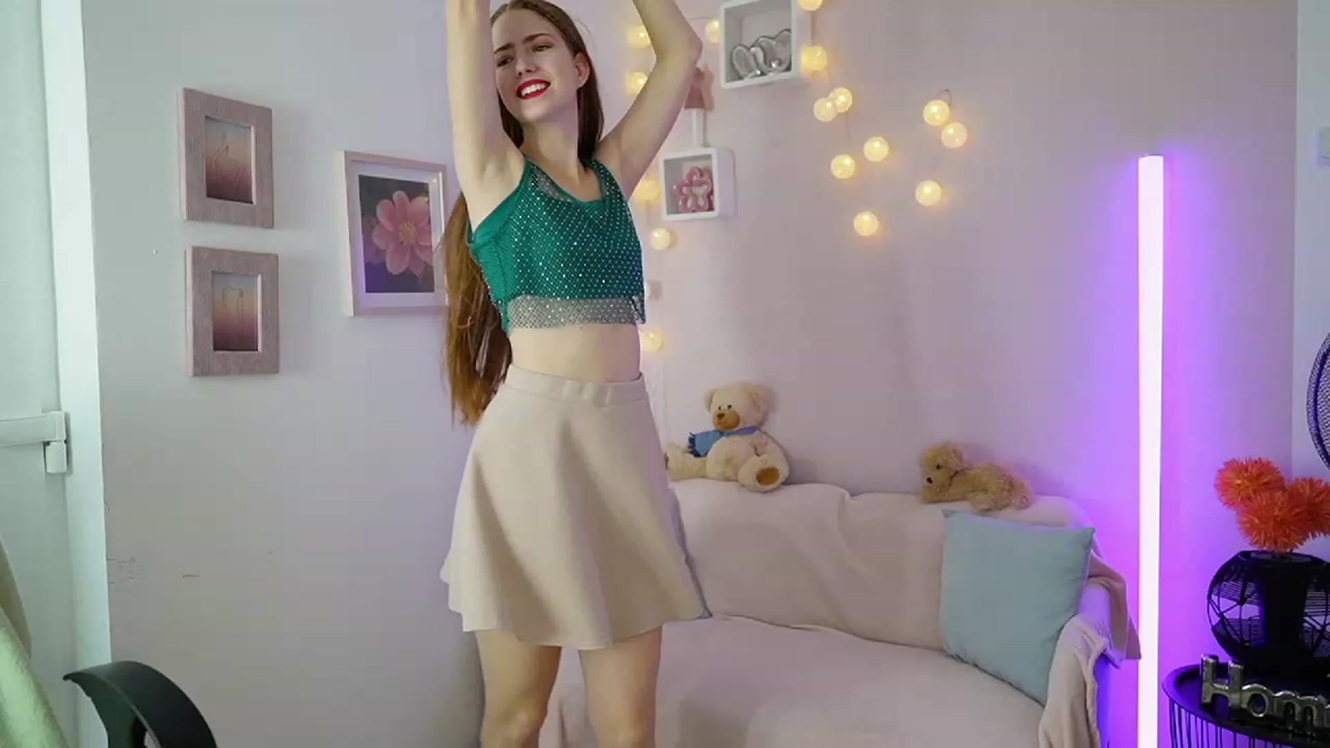 Gallery image thumbnail from Naomi_Woods18's myfreecams stream on, 12/06/2023, 11:25 image 16 of 20