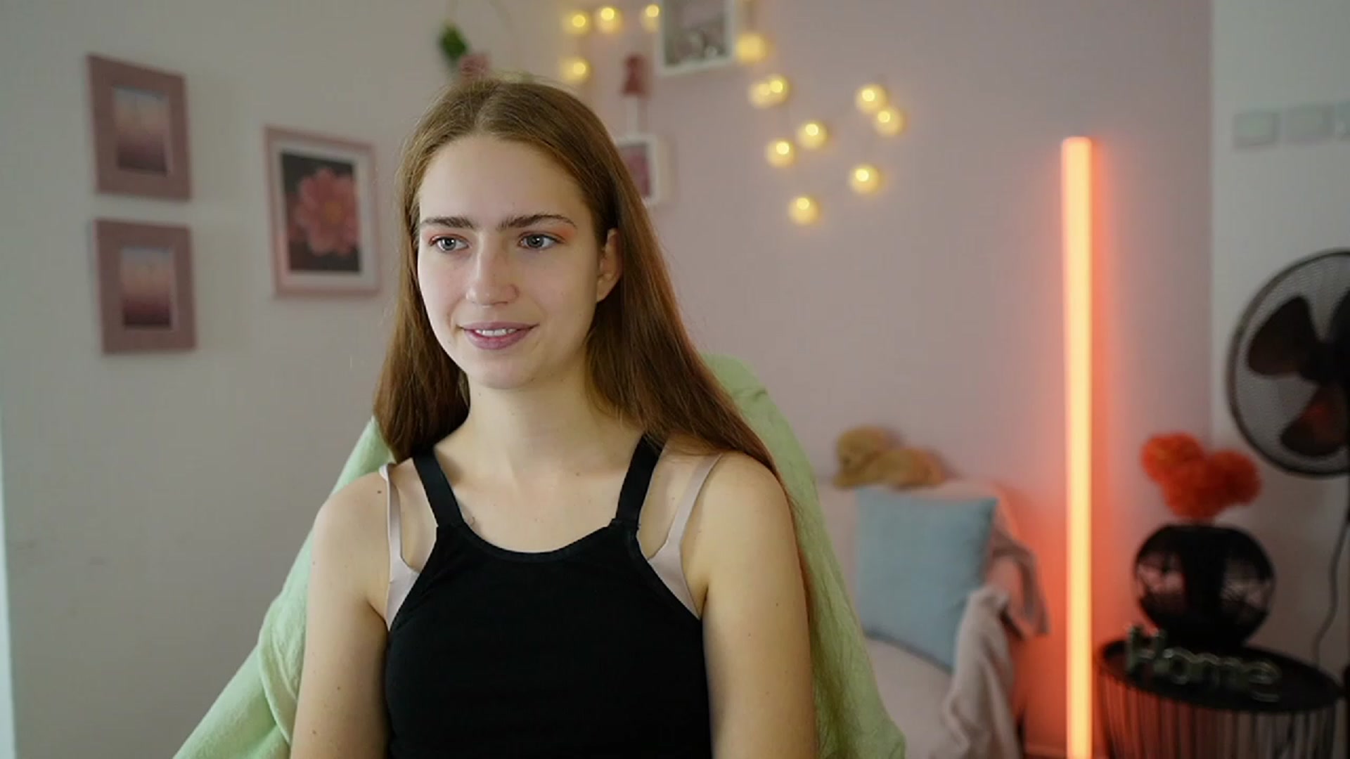 Gallery image thumbnail from Naomi_Woods18's myfreecams stream on, 12/08/2023, 11:22 image 12 of 20