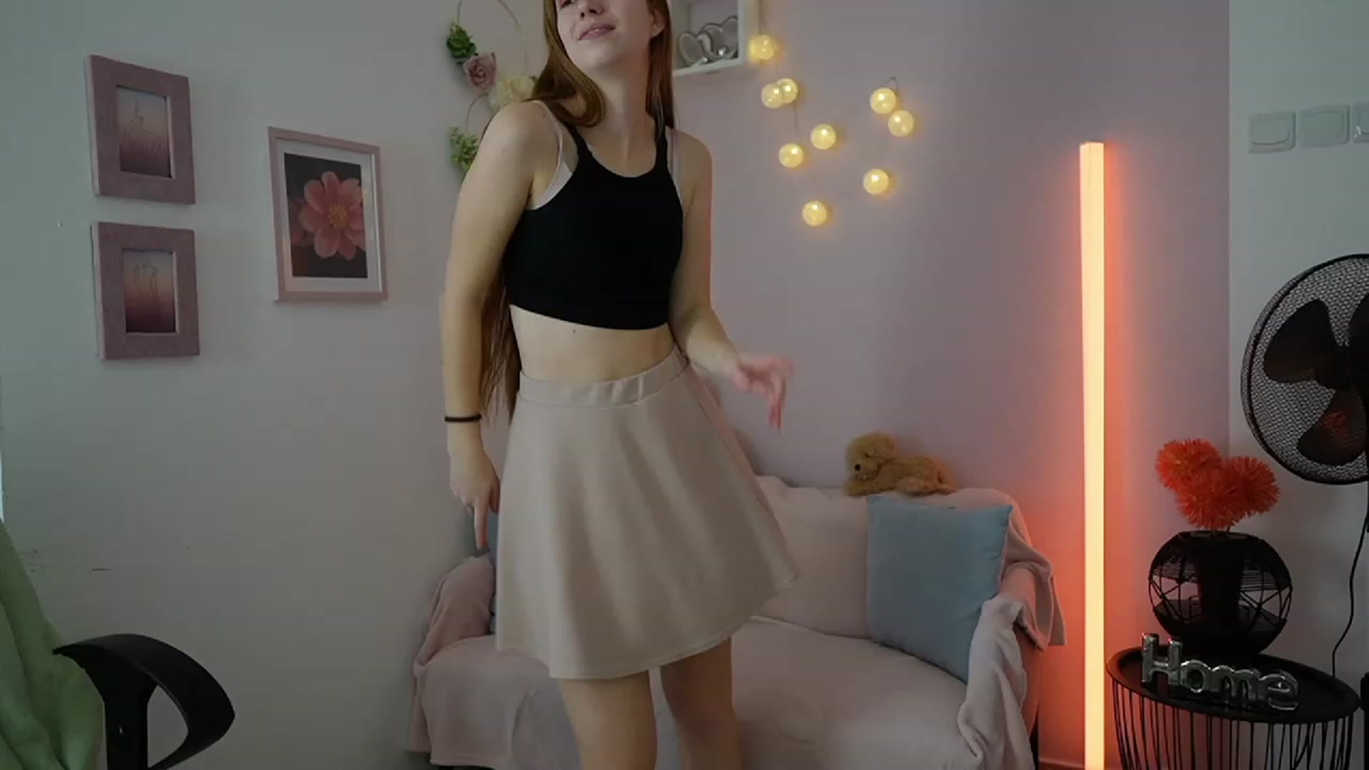 Gallery image thumbnail from Naomi_Woods18's myfreecams stream on, 12/08/2023, 11:22 image 18 of 20