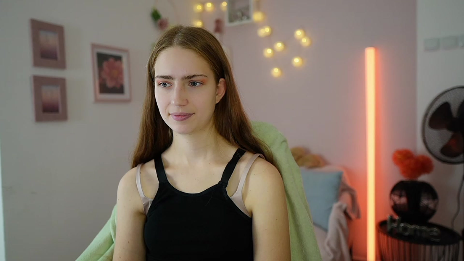 Gallery image thumbnail from Naomi_Woods18's myfreecams stream on, 12/08/2023, 12:50 image 10 of 20