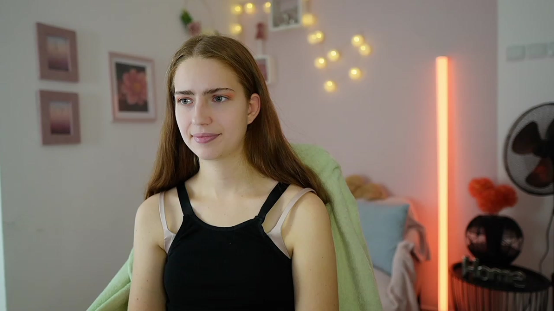 Gallery image thumbnail from Naomi_Woods18's myfreecams stream on, 12/08/2023, 12:50 image 15 of 20