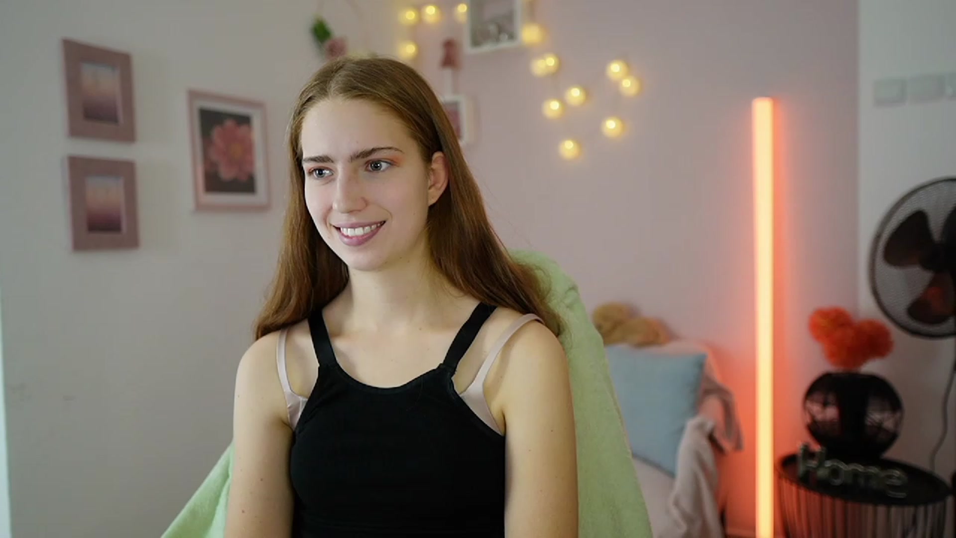 Gallery image thumbnail from Naomi_Woods18's myfreecams stream on, 12/08/2023, 12:50 image 16 of 20