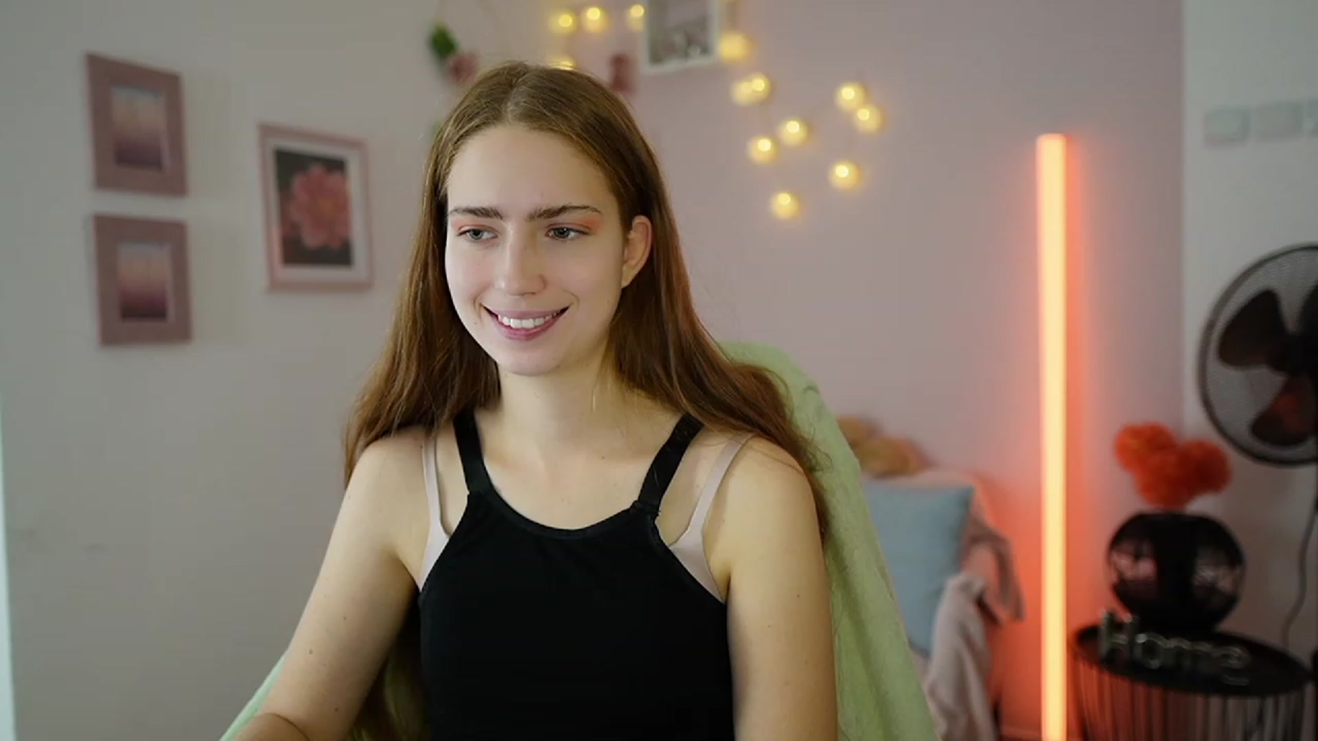 Gallery image thumbnail from Naomi_Woods18's myfreecams stream on, 12/08/2023, 12:50 image 2 of 20