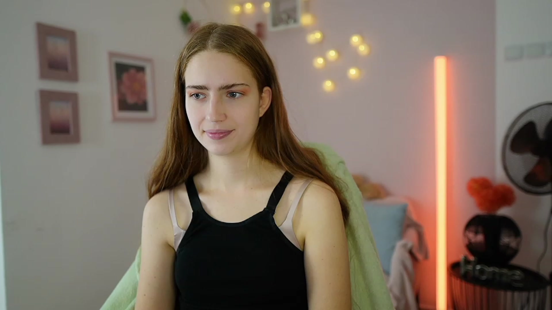 Gallery image thumbnail from Naomi_Woods18's myfreecams stream on, 12/08/2023, 12:50 image 1 of 20