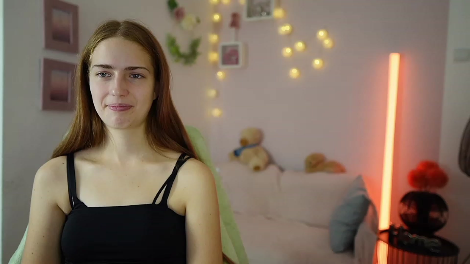 Gallery image thumbnail from Naomi_Woods18's myfreecams stream on, 12/17/2023, 15:51 image 8 of 20