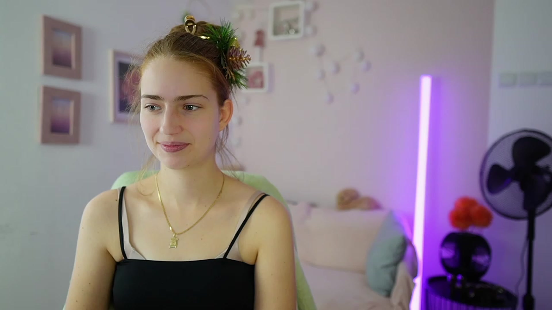 Gallery image thumbnail from Naomi_Woods18's myfreecams stream on, 12/22/2023, 12:31 image 20 of 20