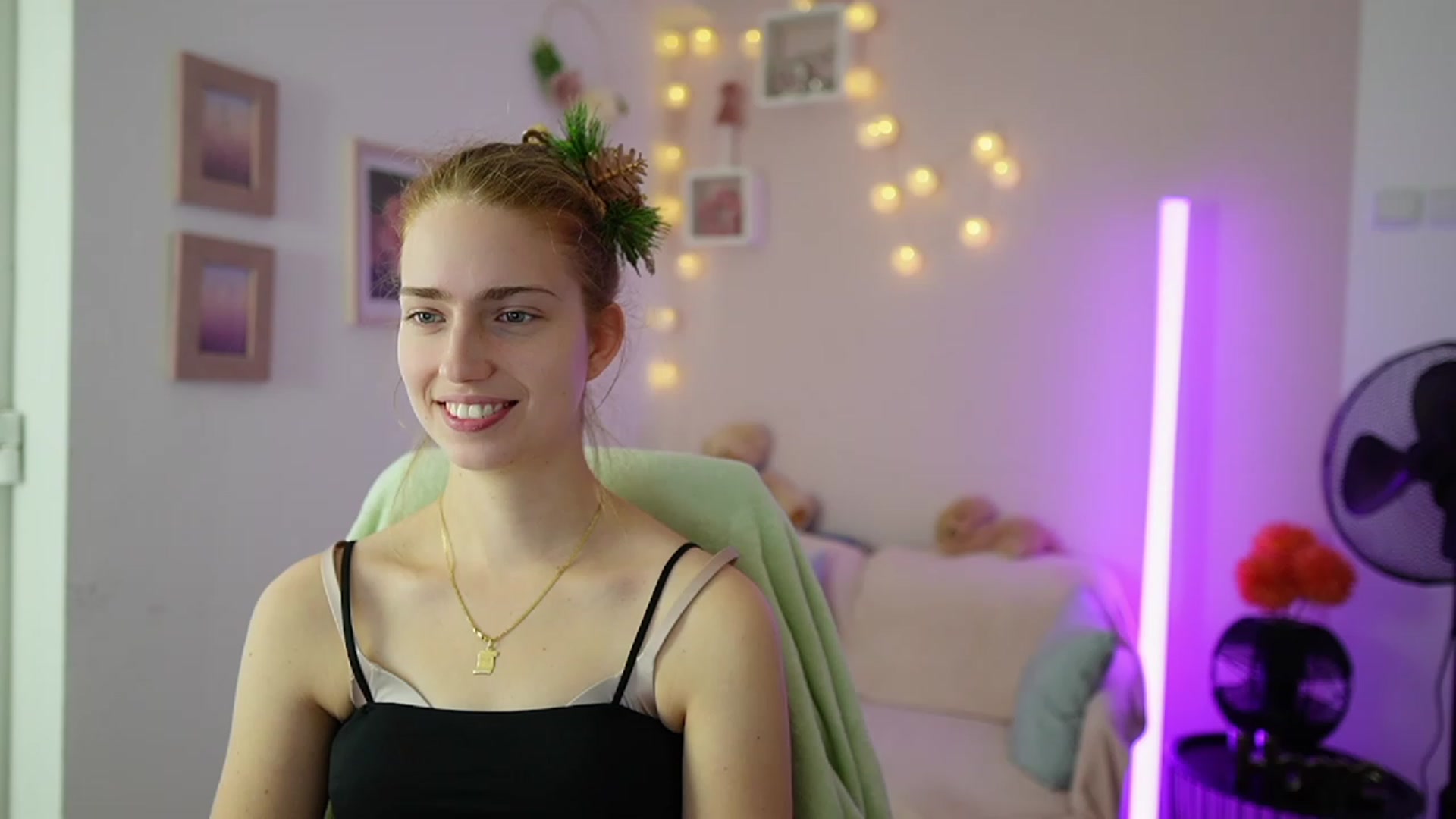 Gallery image thumbnail from Naomi_Woods18's myfreecams stream on, 12/23/2023, 13:52 image 2 of 20