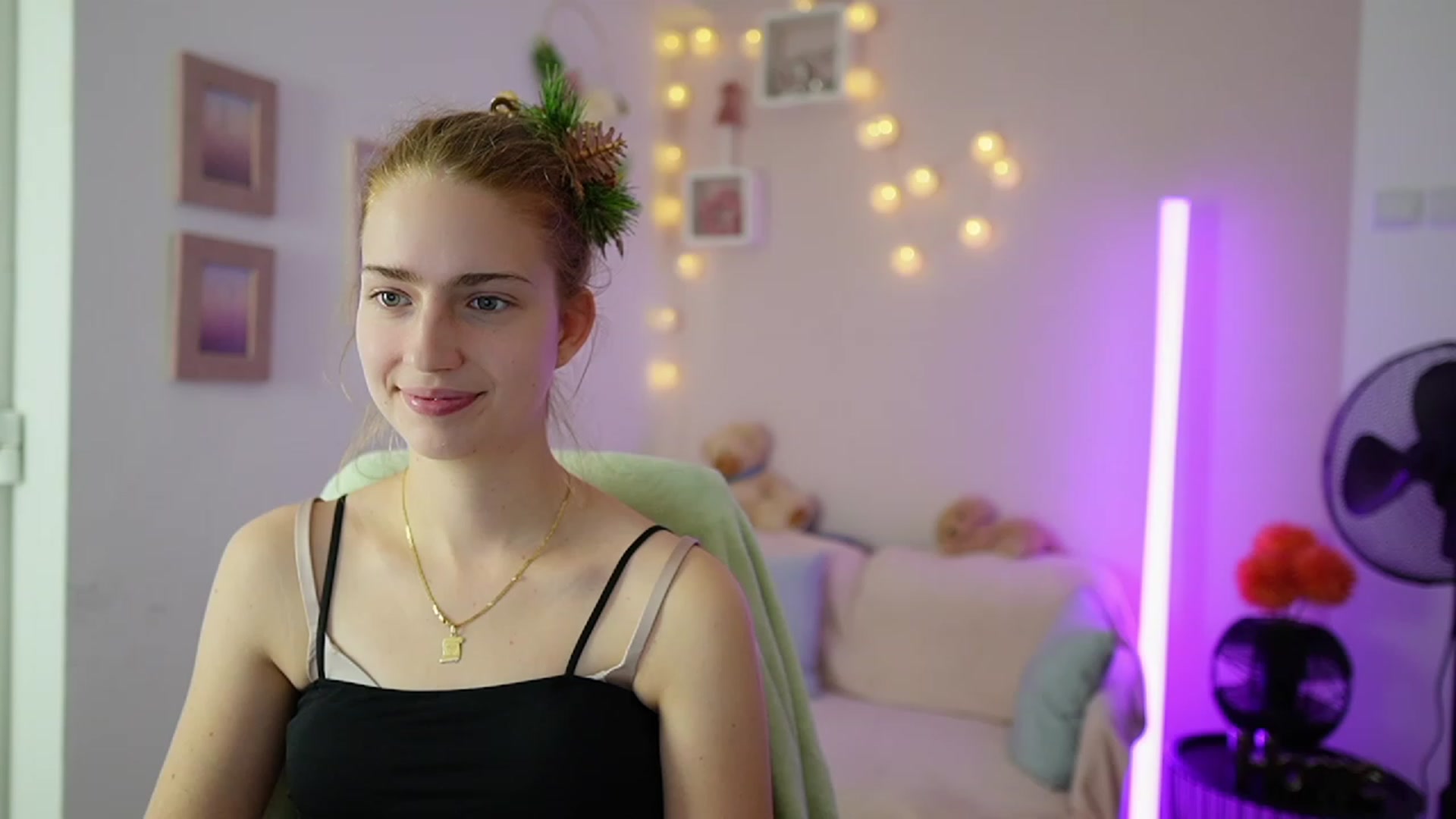 Gallery image thumbnail from Naomi_Woods18's myfreecams stream on, 12/23/2023, 13:52 image 20 of 20