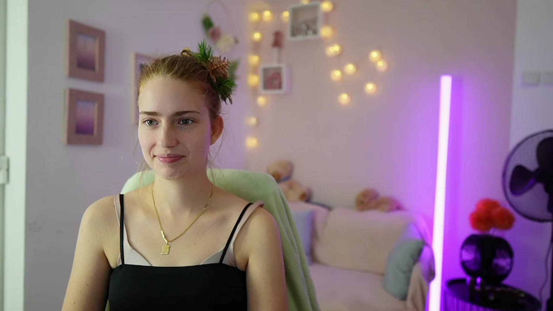 Gallery image thumbnail from Naomi_Woods18's myfreecams stream on, 12/23/2023, 13:52 image 14 of 20