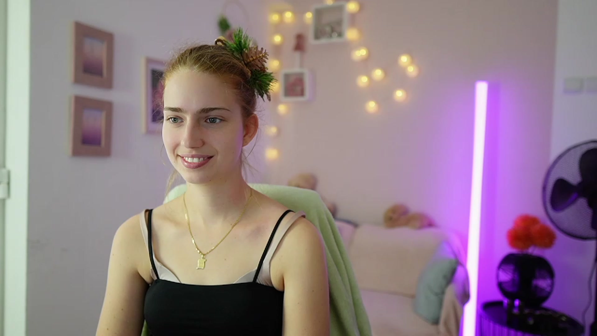 Gallery image thumbnail from Naomi_Woods18's myfreecams stream on, 12/23/2023, 13:52 image 4 of 20