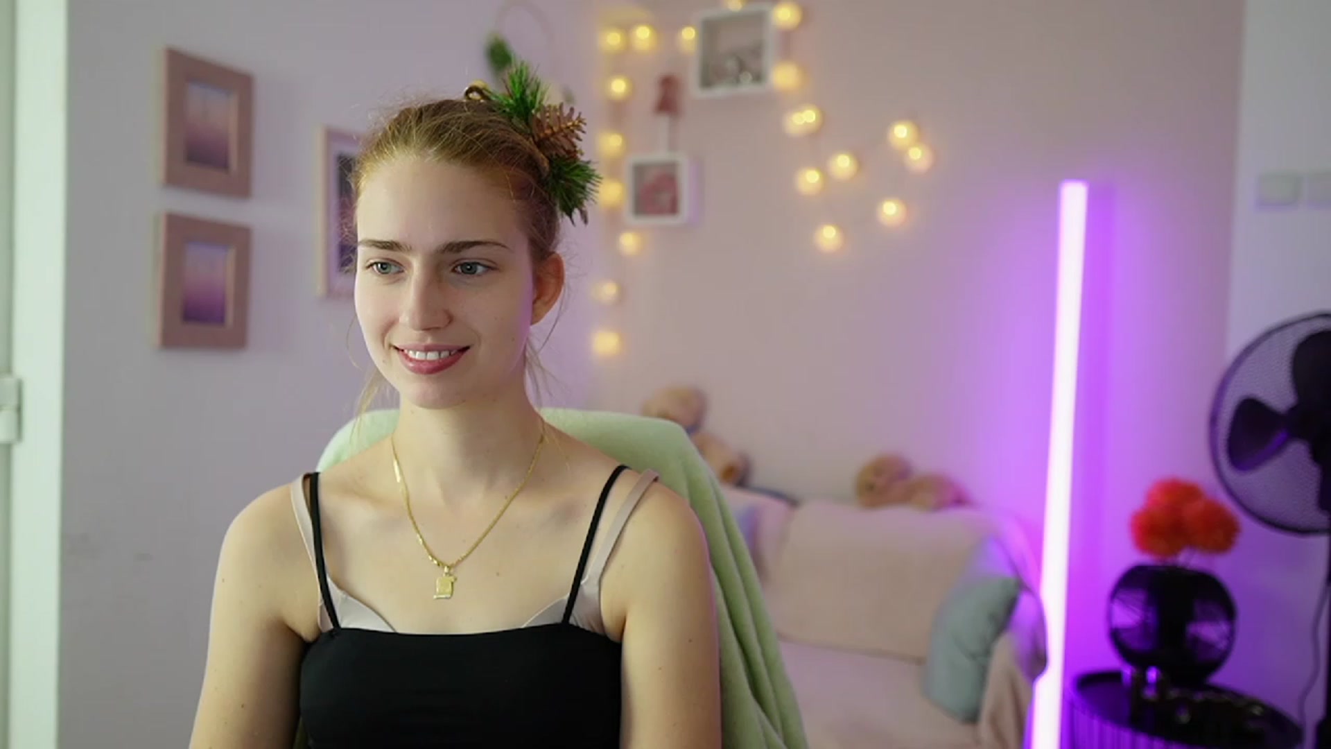Gallery image thumbnail from Naomi_Woods18's myfreecams stream on, 12/23/2023, 13:52 image 1 of 20