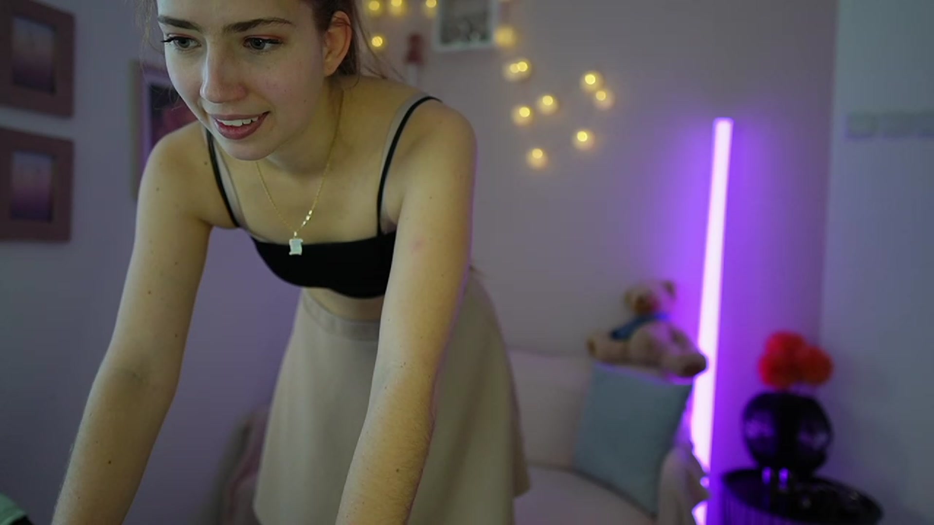 Gallery image thumbnail from Naomi_Woods18's myfreecams stream on, 12/27/2023, 10:22 image 18 of 20