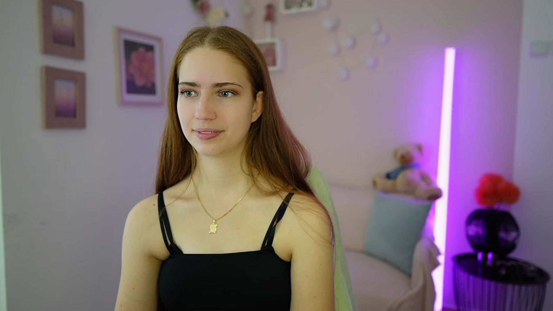 Gallery image thumbnail from Naomi_Woods18's myfreecams stream on, 12/31/2023, 09:57 image 20 of 20