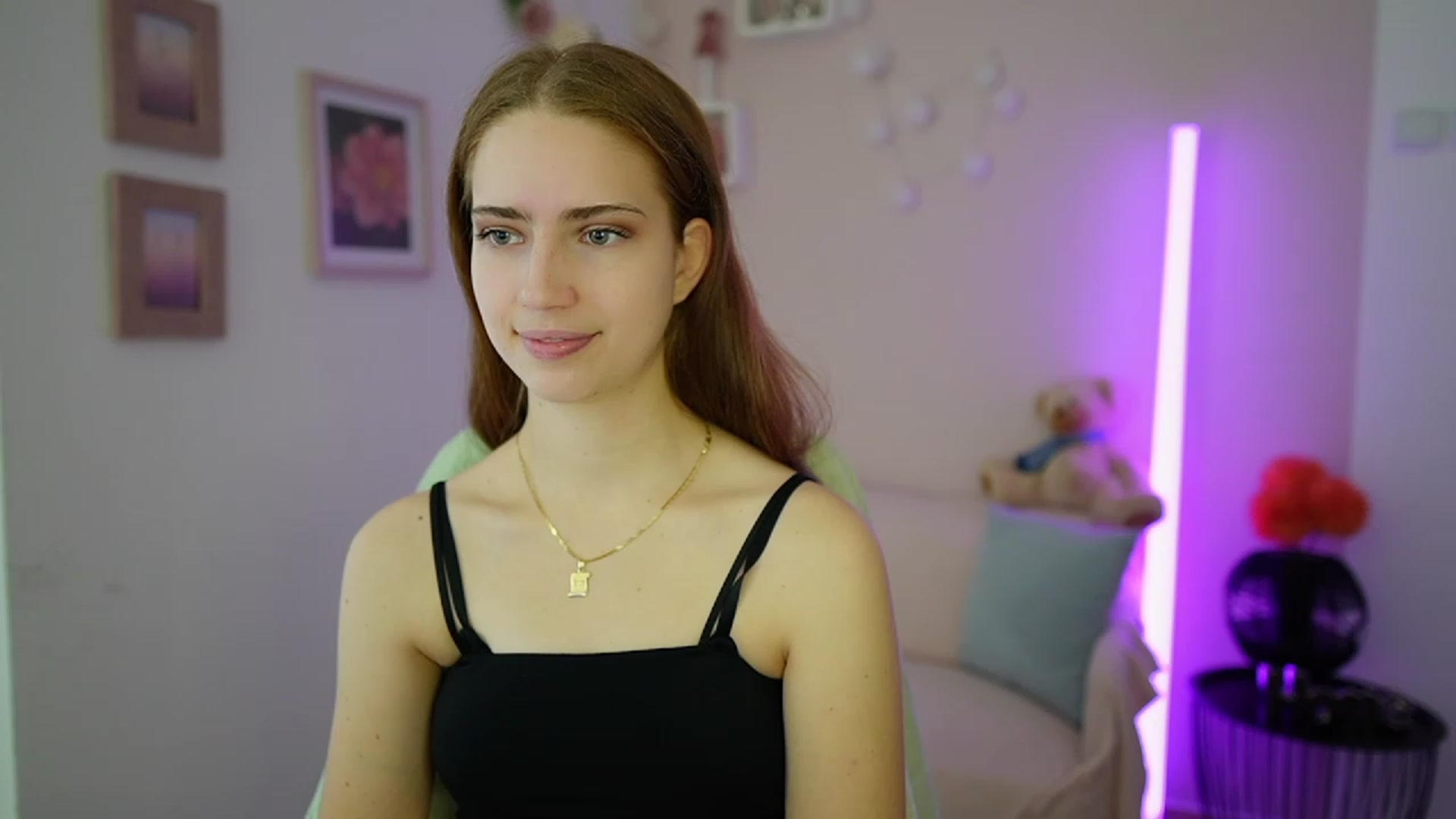 Gallery image thumbnail from Naomi_Woods18's myfreecams stream on, 12/31/2023, 09:57 image 5 of 20