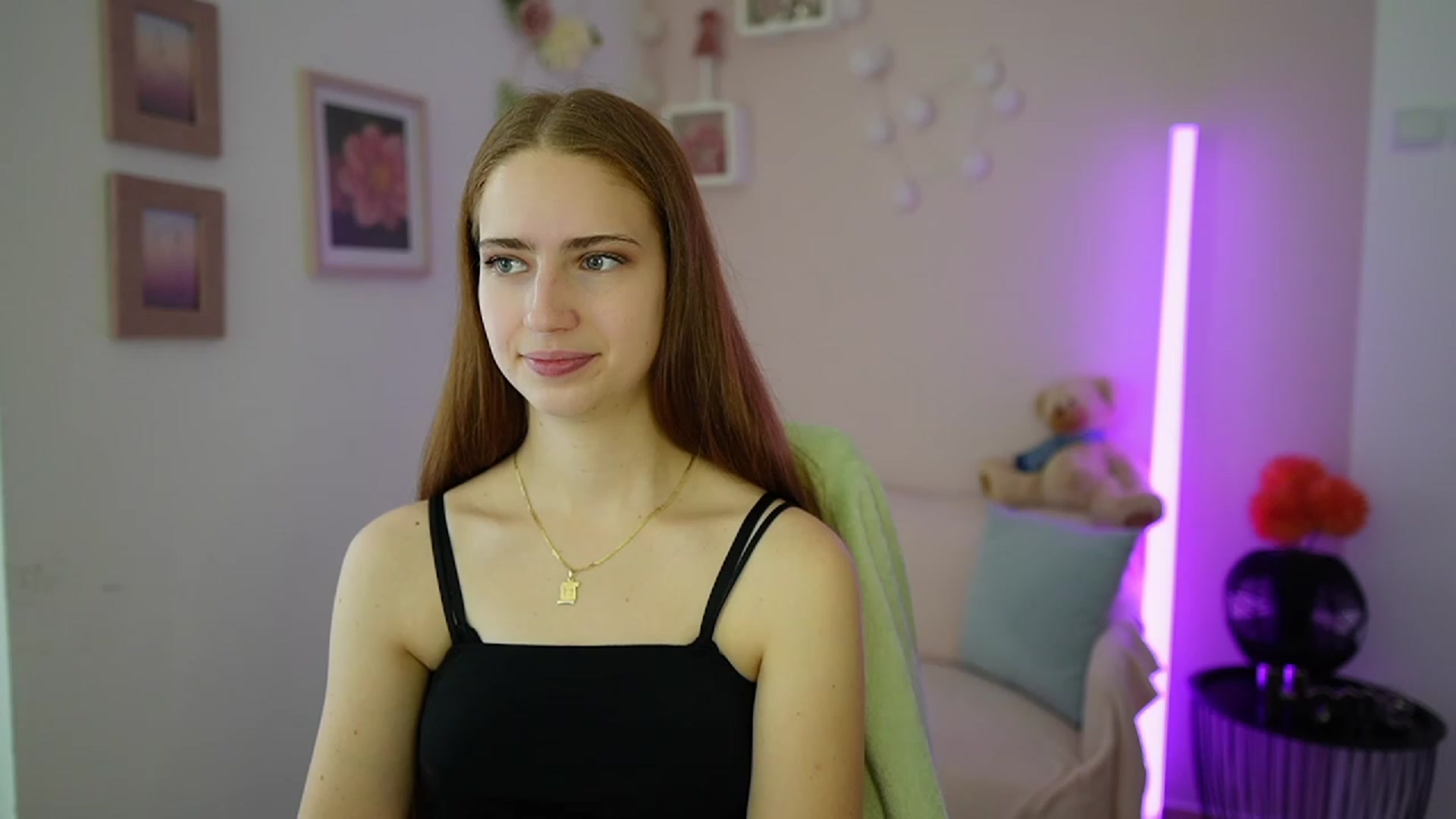 Gallery image thumbnail from Naomi_Woods18's myfreecams stream on, 12/31/2023, 11:04 image 4 of 20
