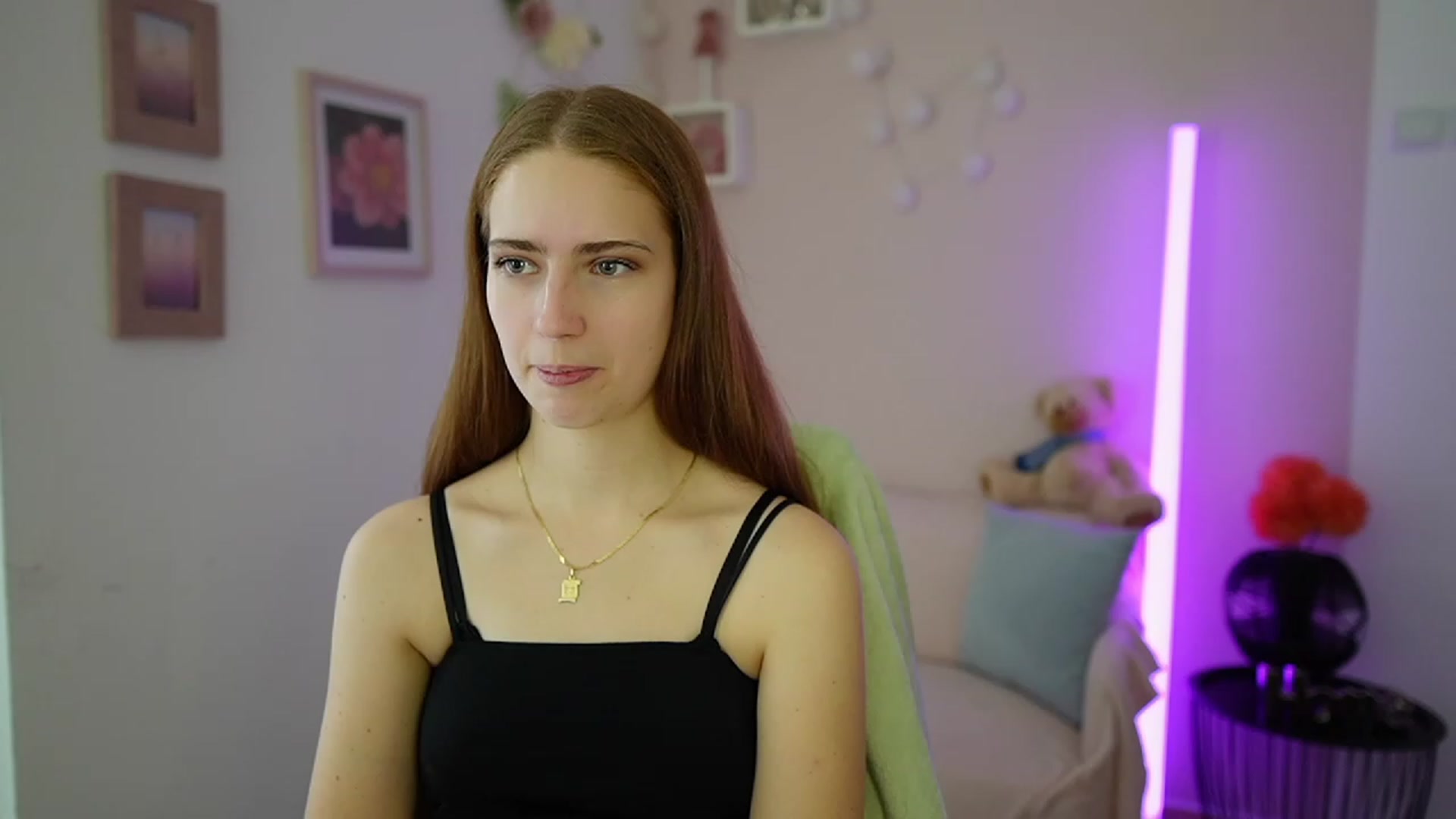 Gallery image thumbnail from Naomi_Woods18's myfreecams stream on, 12/31/2023, 11:04 image 3 of 20