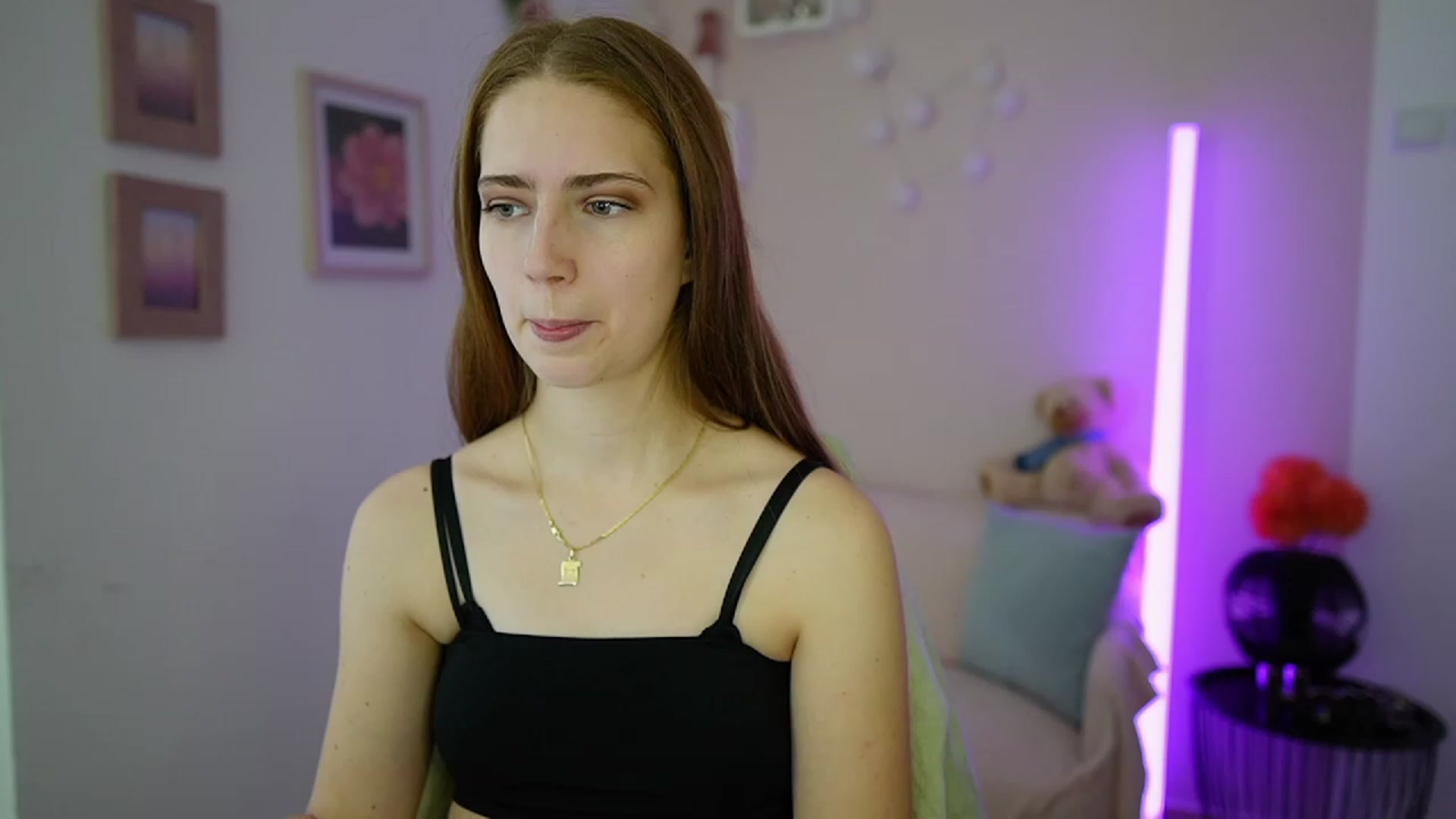 Gallery image thumbnail from Naomi_Woods18's myfreecams stream on, 12/31/2023, 11:04 image 17 of 20
